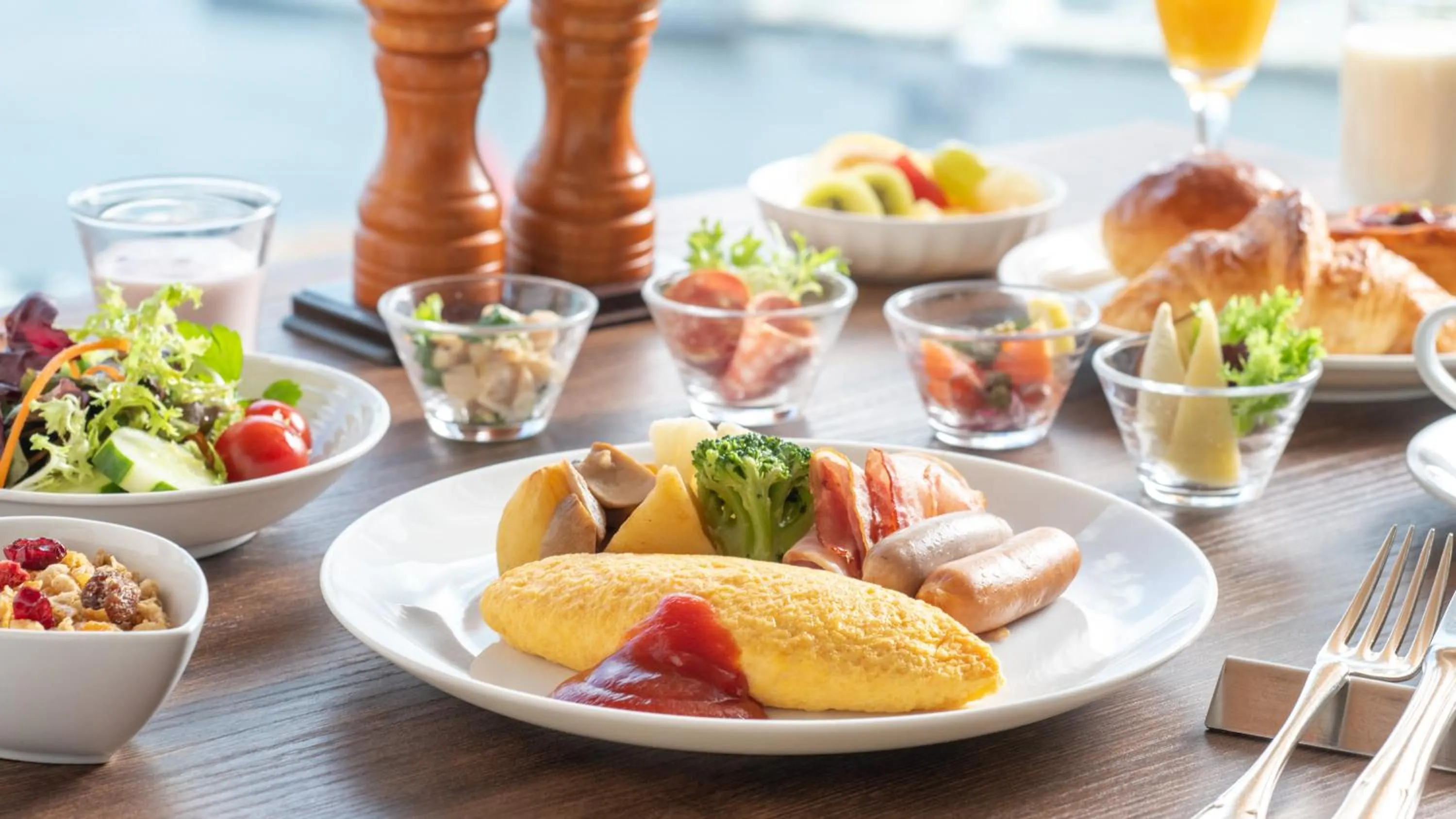 Restaurant/places to eat in InterContinental Yokohama Grand by IHG