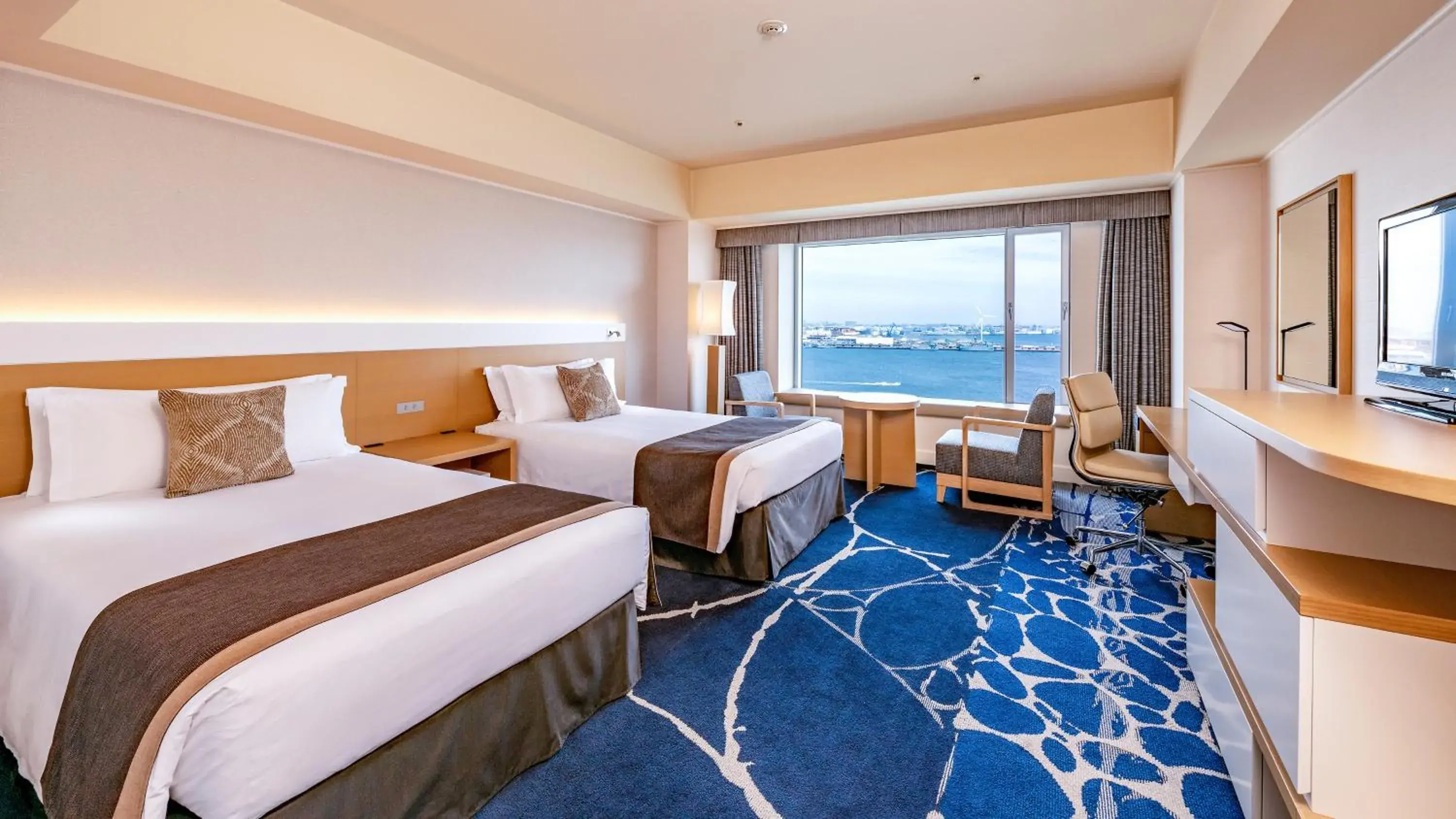 Premium Twin Room with Harbor View in InterContinental Yokohama Grand by IHG Premium Twin Room with Harbor View in InterContinental Yokohama Grand by IHG
