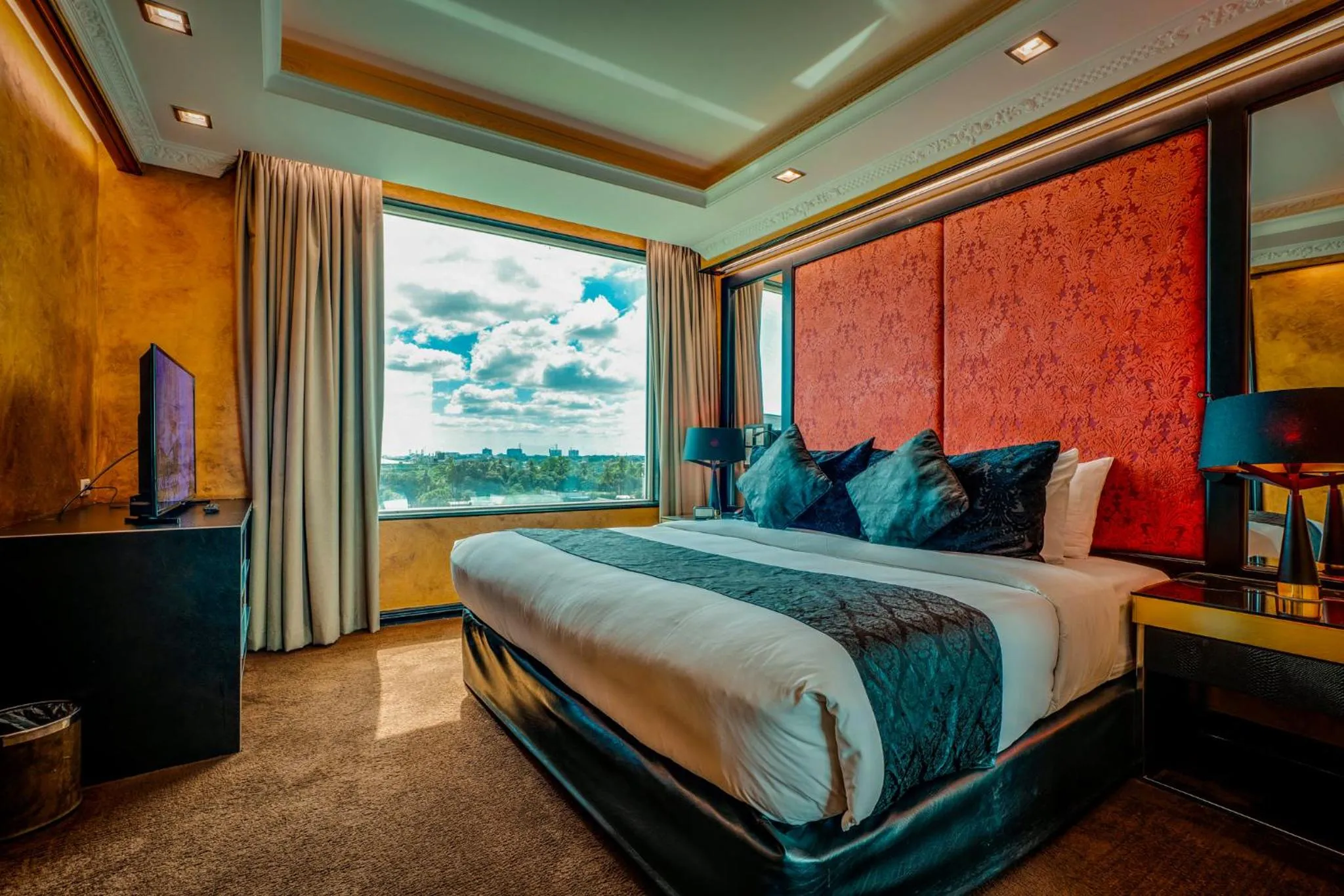 Bed in Fields Plaza Hotel by ABC