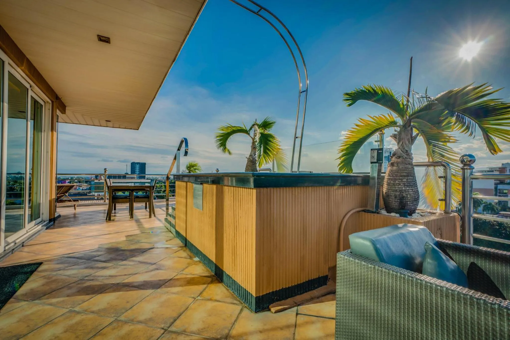 Fields Plaza Hotel by ABC