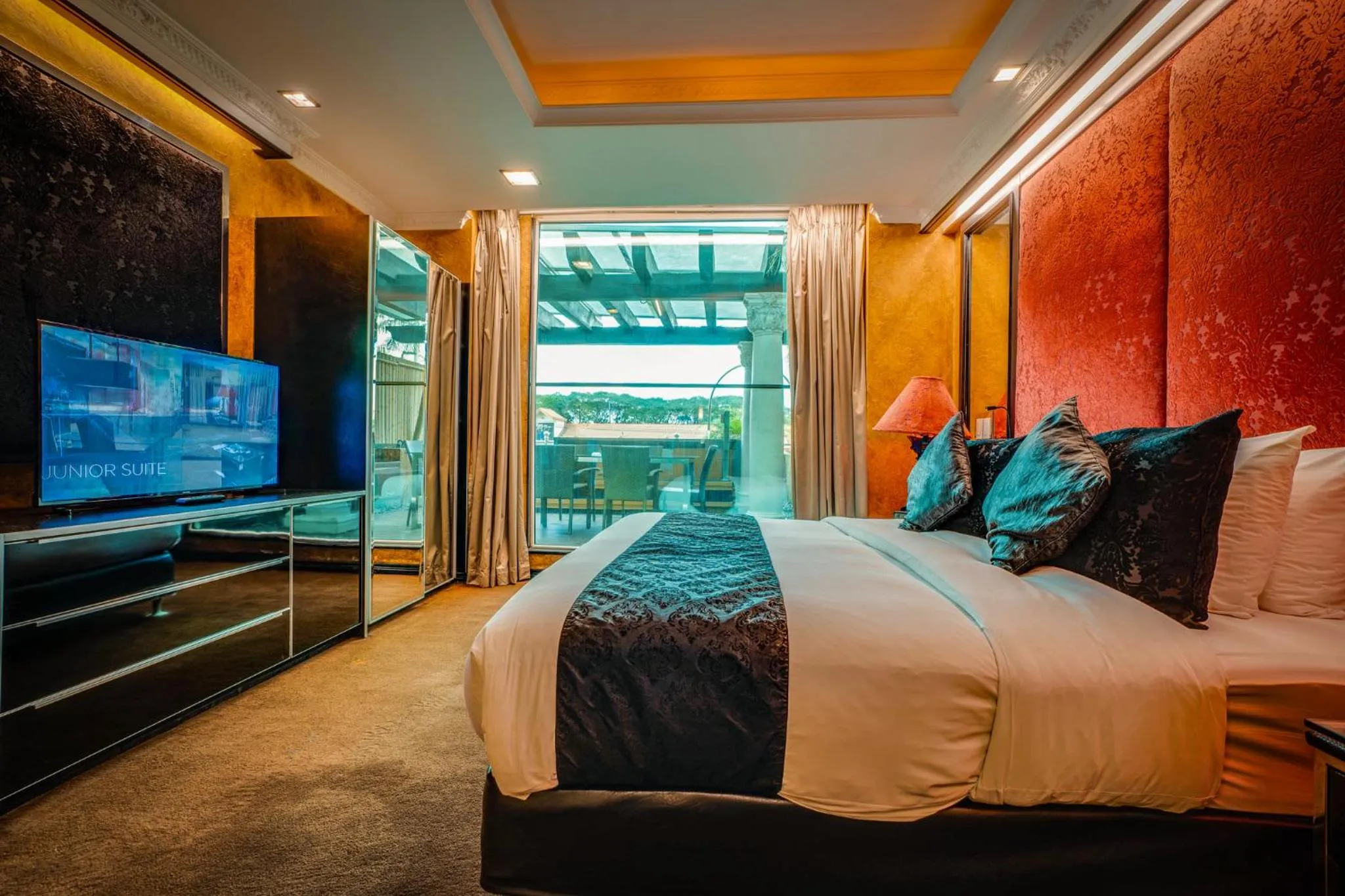 Bed in Fields Plaza Hotel by ABC