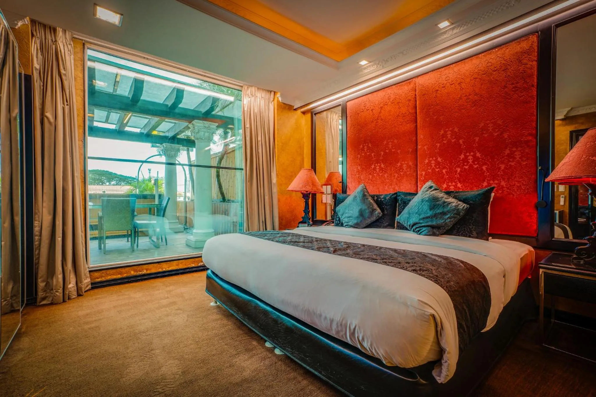 Bed in Fields Plaza Hotel by ABC