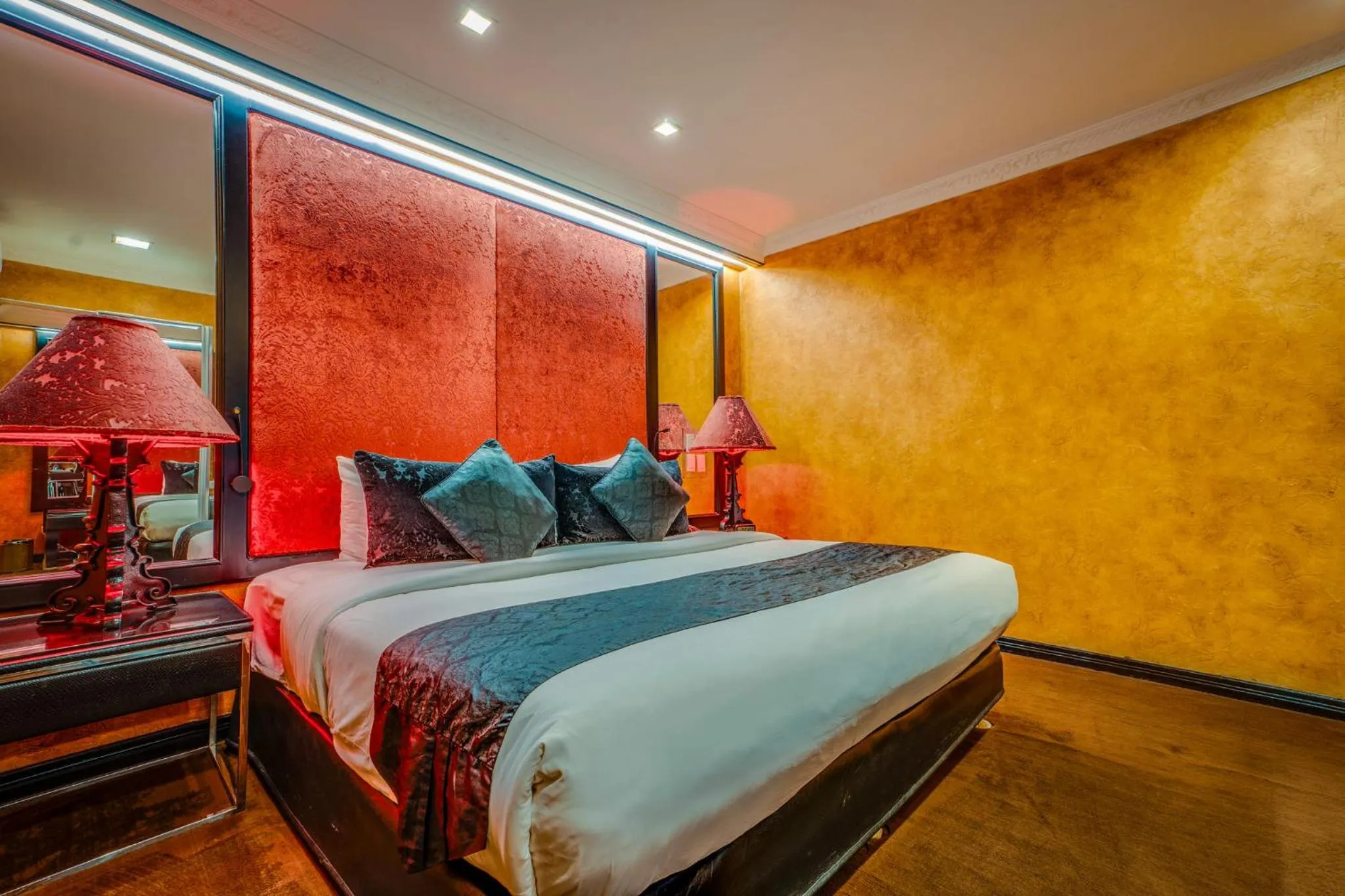 Bed in Fields Plaza Hotel by ABC