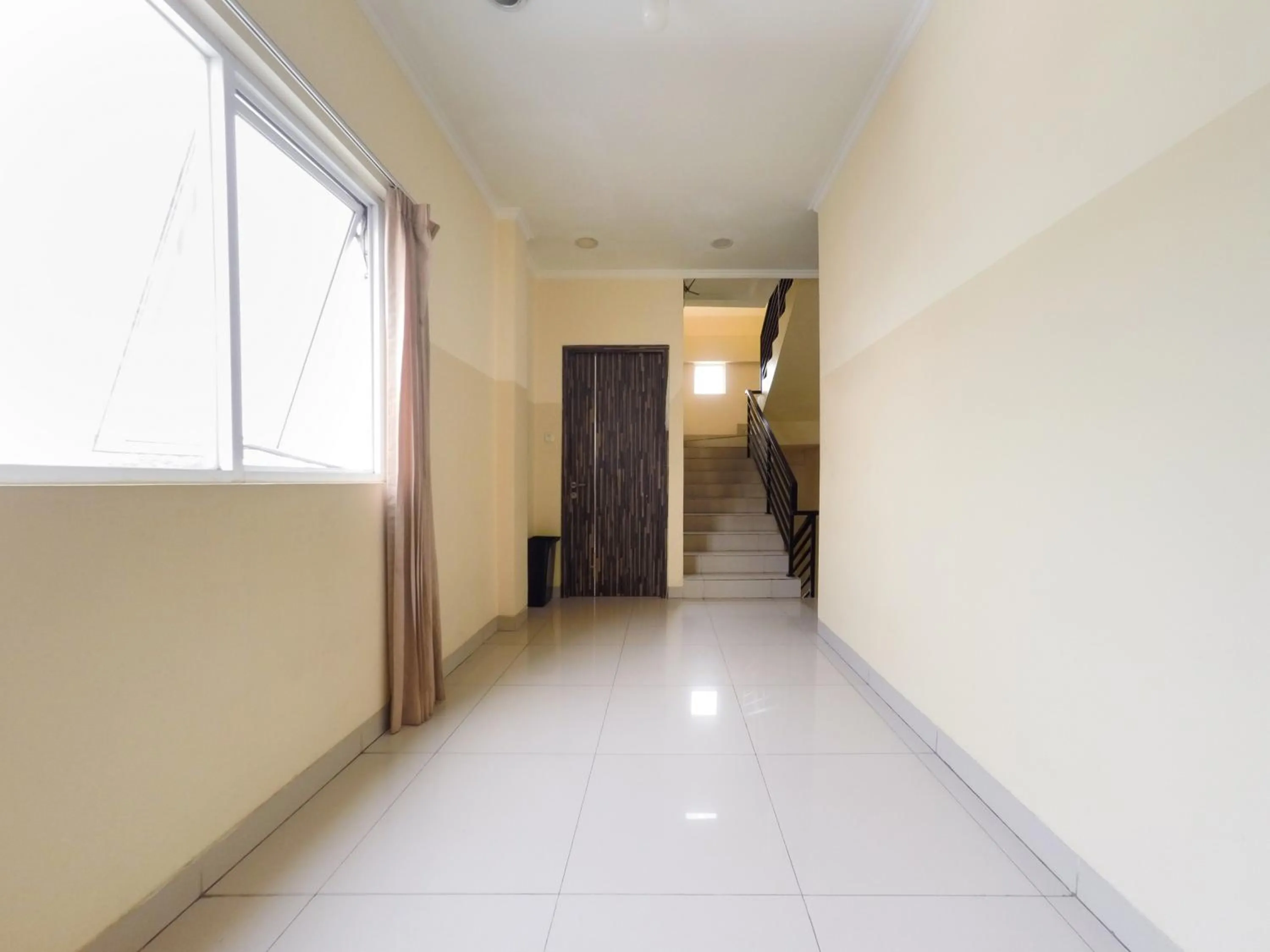 Property building in RedDoorz Plus near Mall Ciputra Jakarta