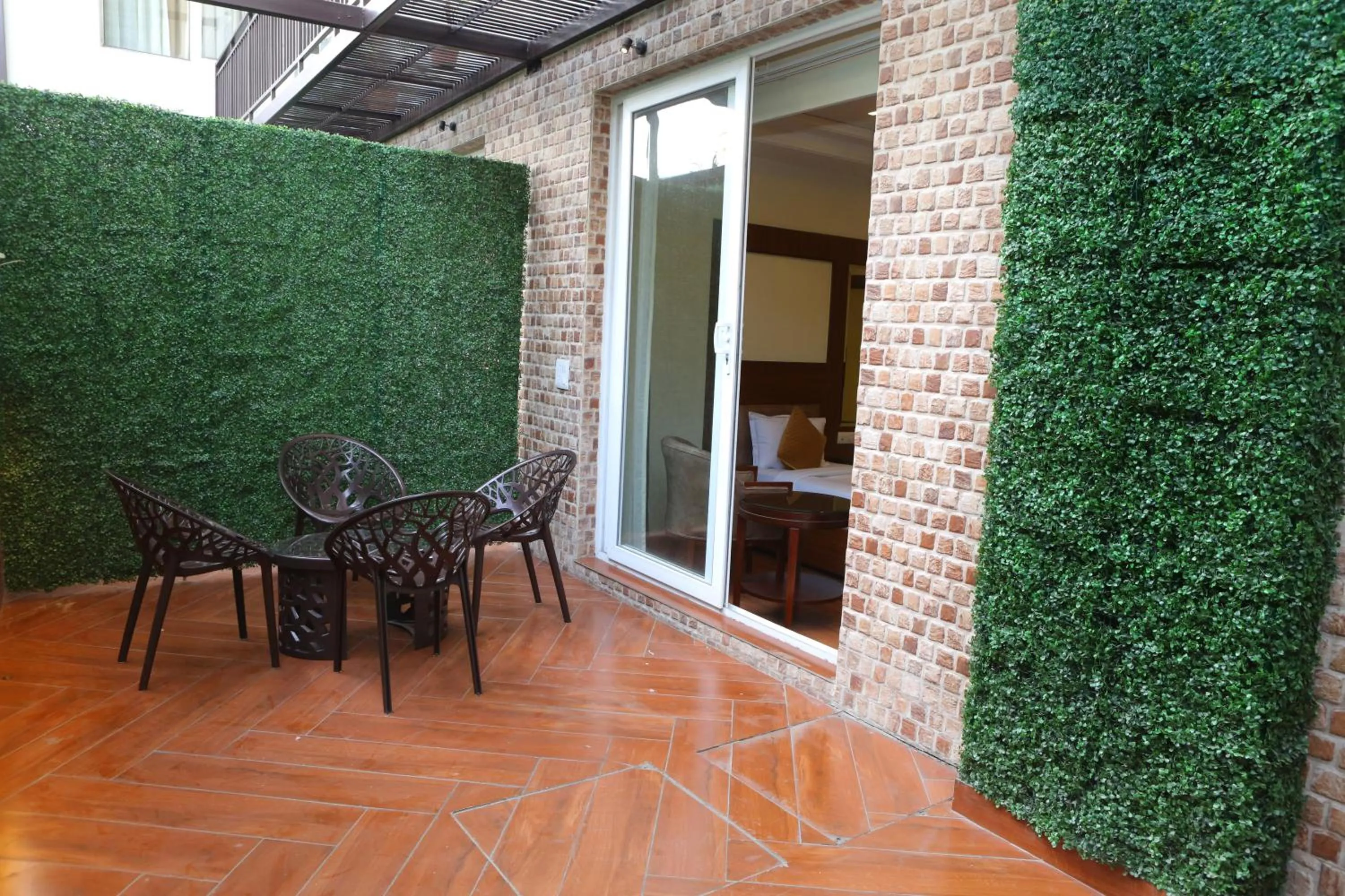 Day in Karon Hotels - Lajpat Nagar