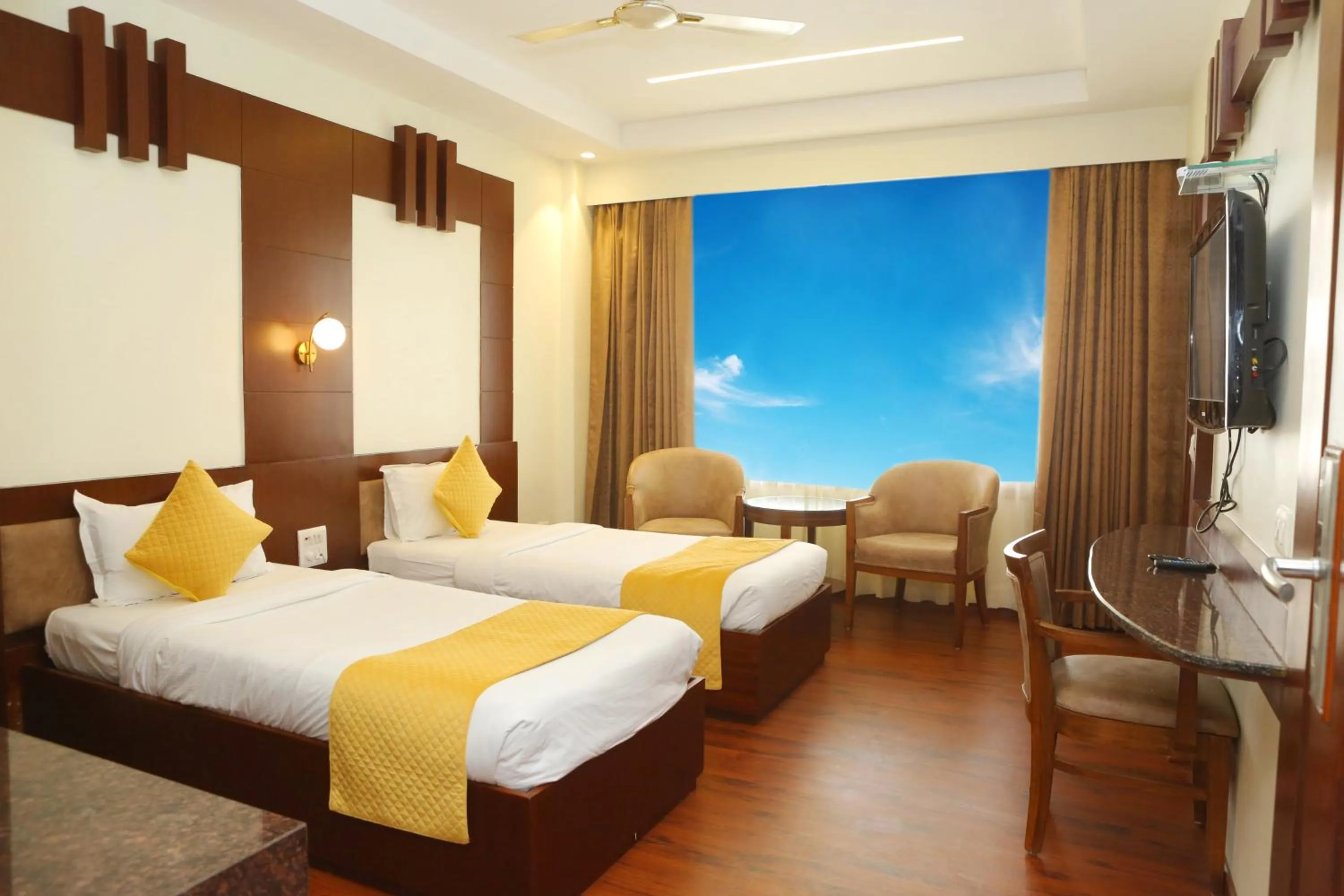 Bed in Karon Hotels - Lajpat Nagar