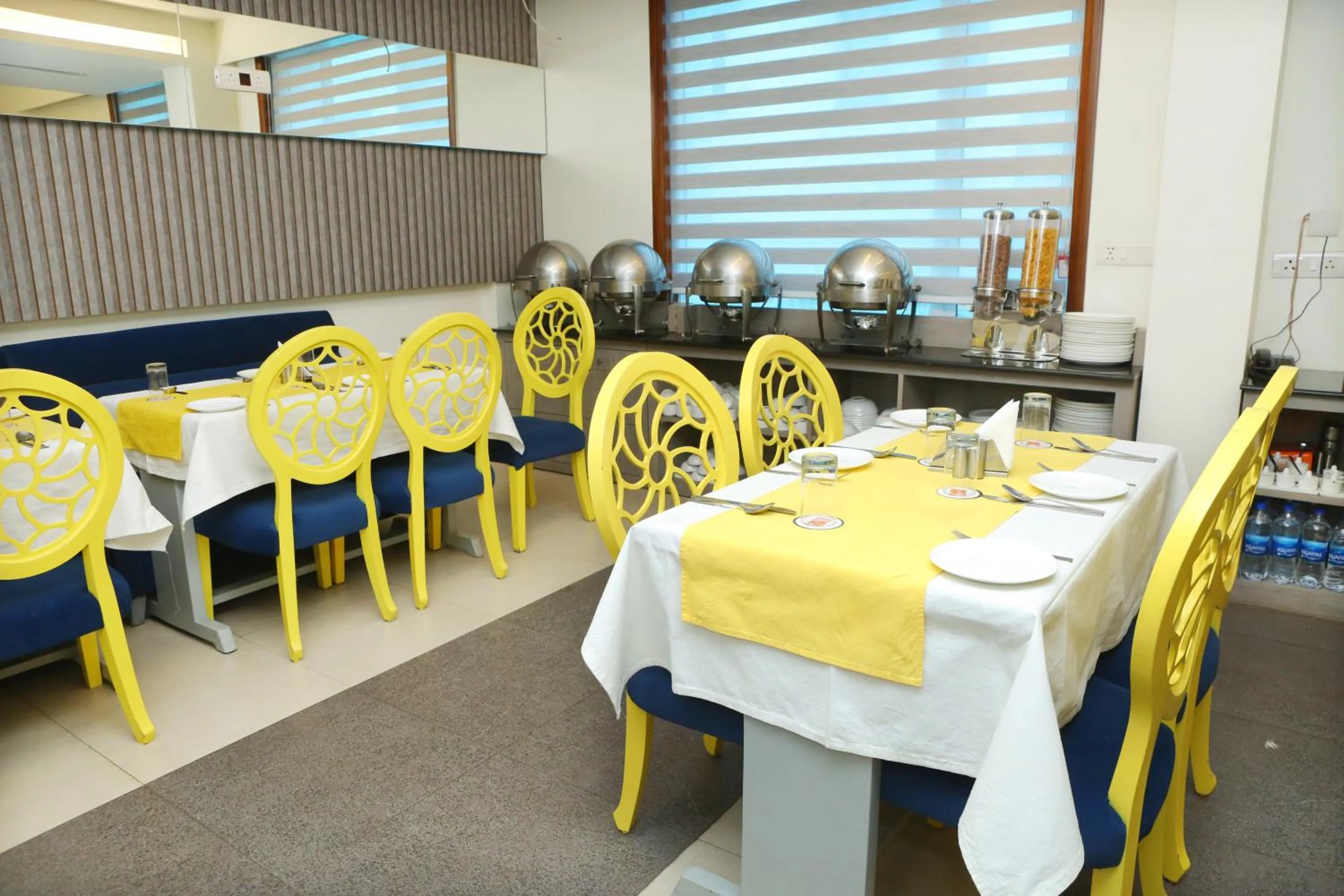 Restaurant/places to eat in Karon Hotels - Lajpat Nagar