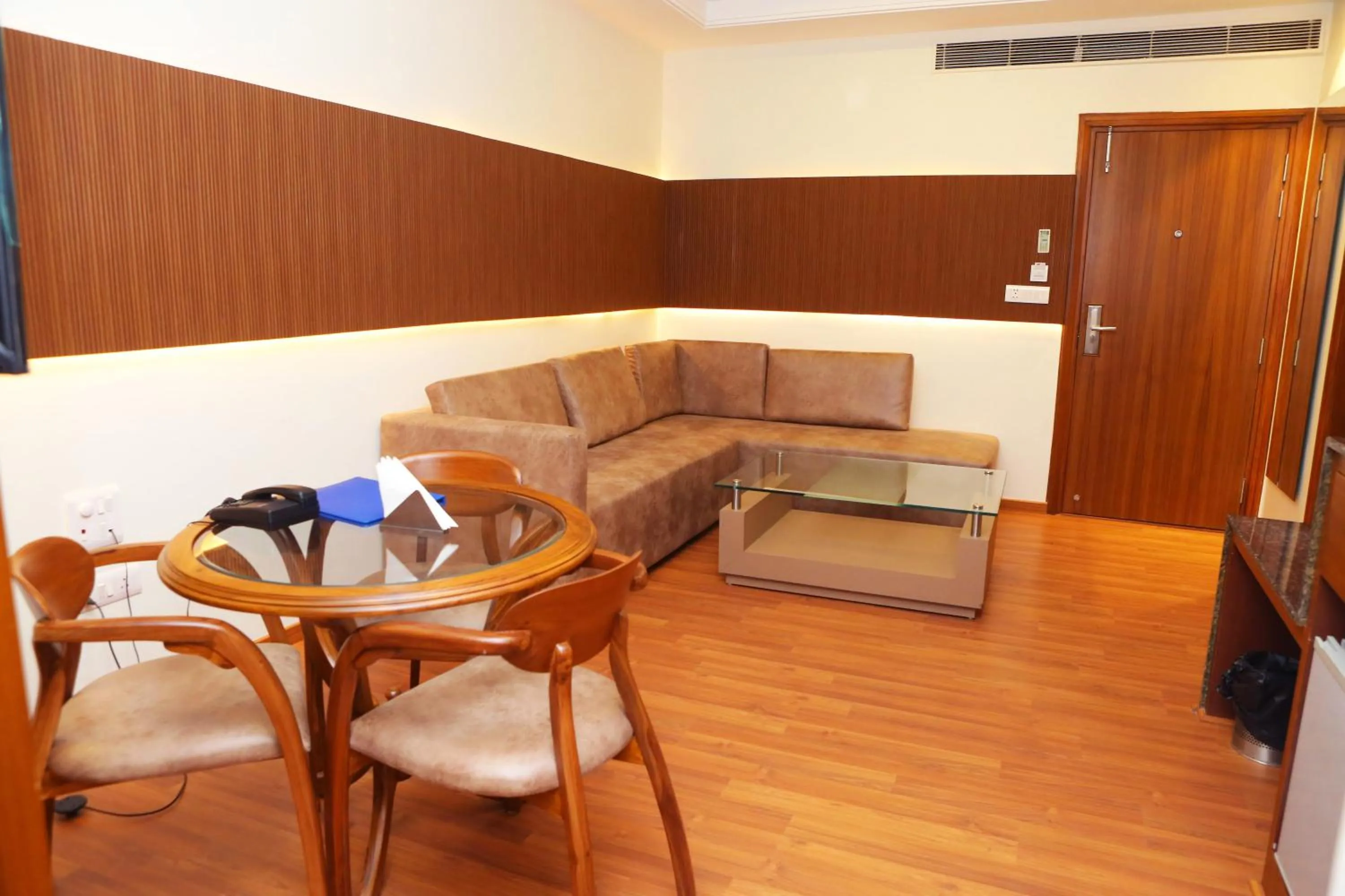 TV and multimedia in Karon Hotels - Lajpat Nagar