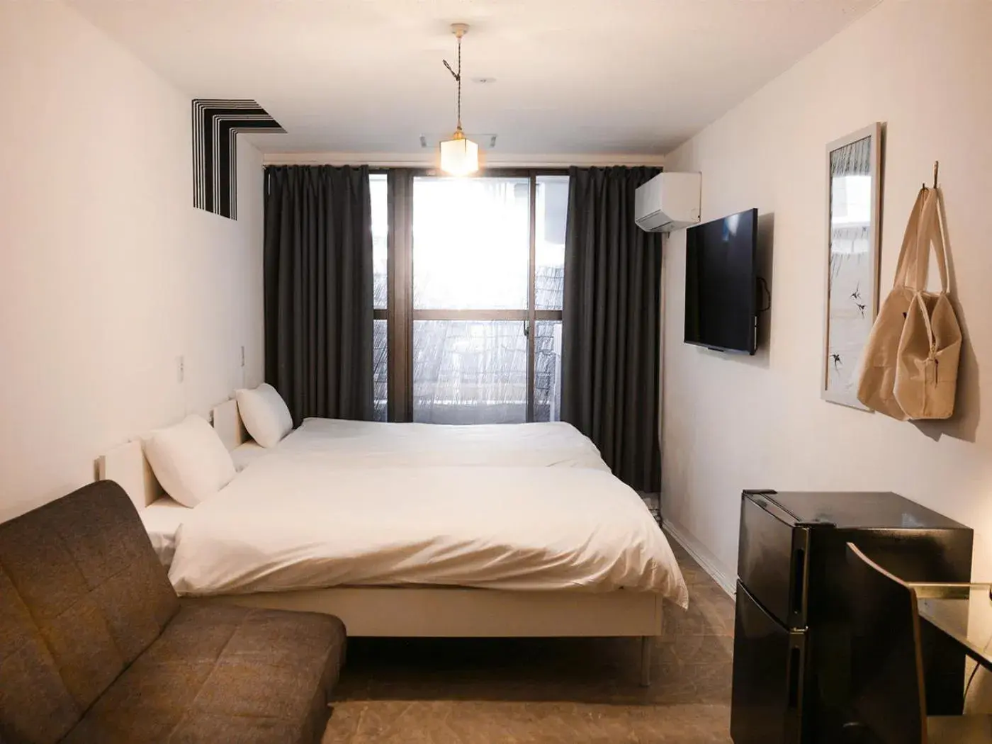 Twin Room with Shared Bathroom in waves nakameguro Twin Room with Shared Bathroom in waves nakameguro