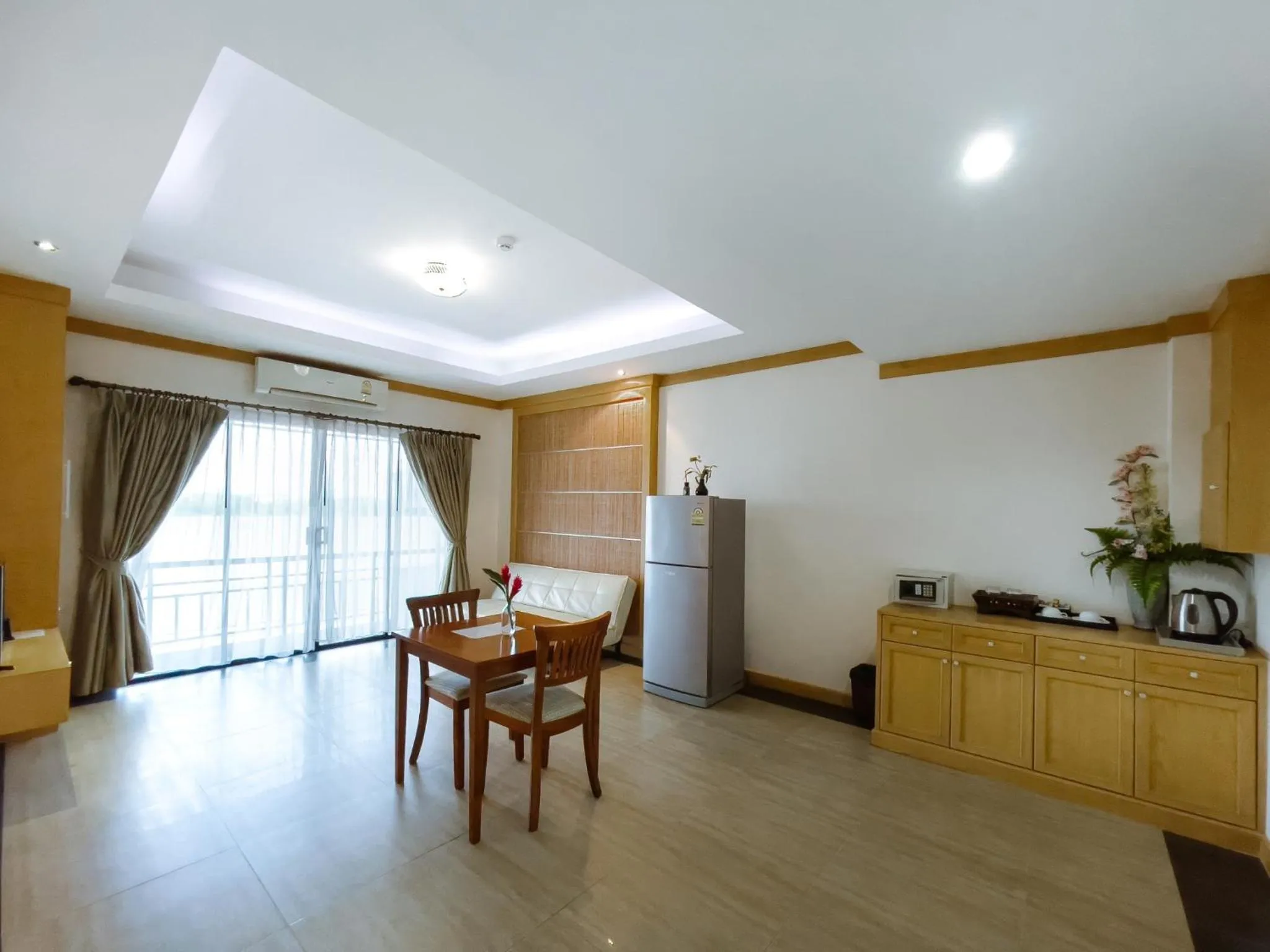 Royal Nakhara Hotel and Convention Centre