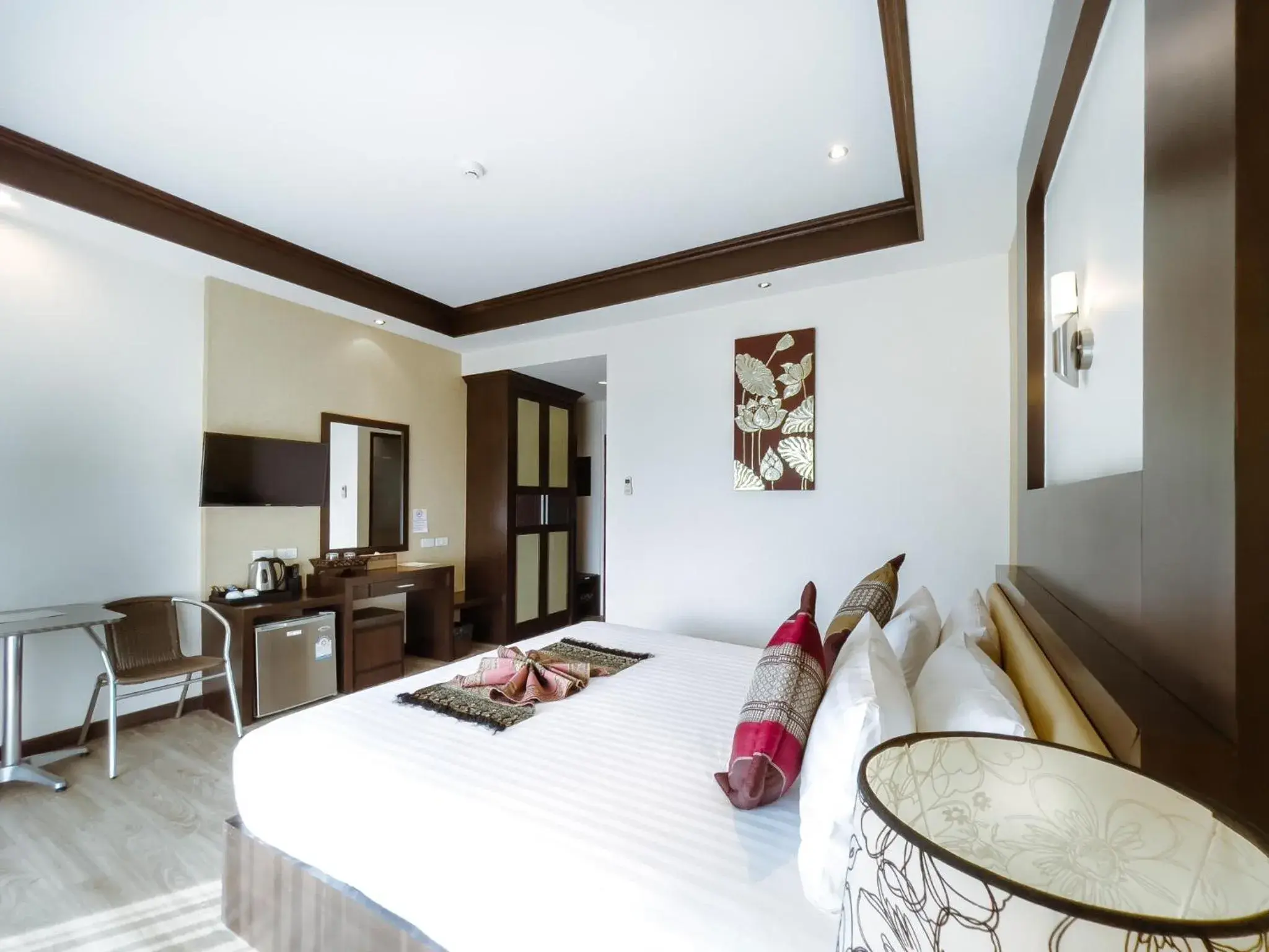 Deluxe Double Room in Royal Nakhara Hotel and Convention Centre Deluxe Double Room in Royal Nakhara Hotel and Convention Centre