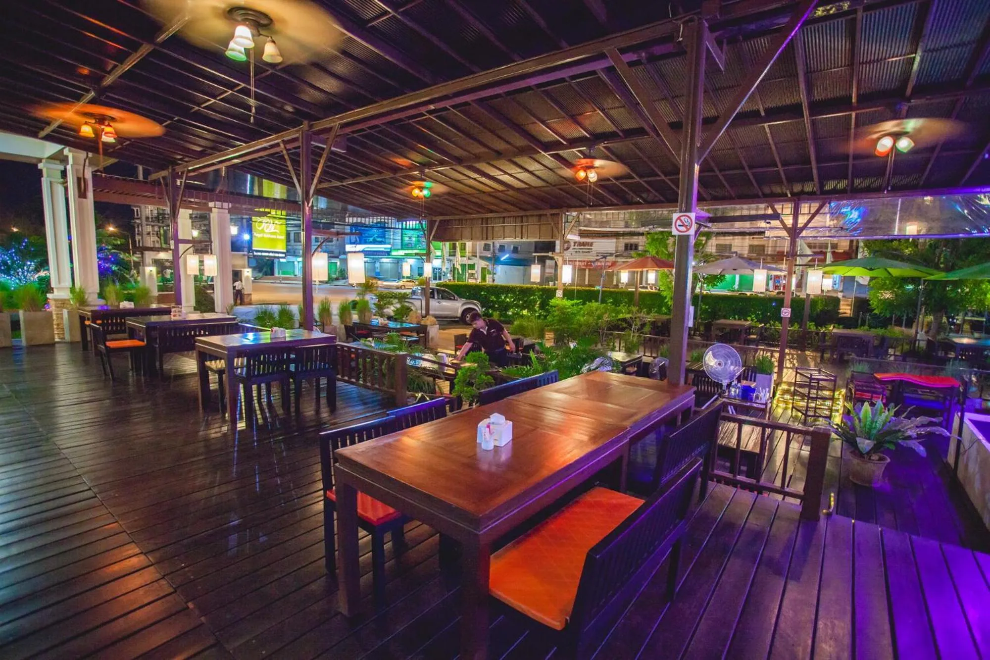 Restaurant/places to eat in Royal Nakhara Hotel and Convention Centre