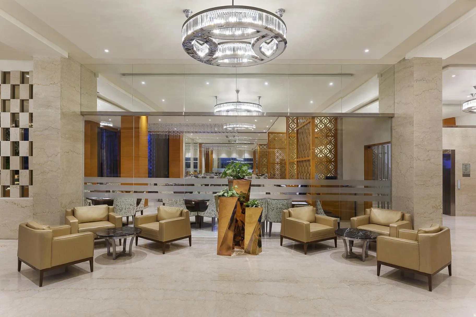 Restaurant/places to eat in Nataraj Sarovar Portico