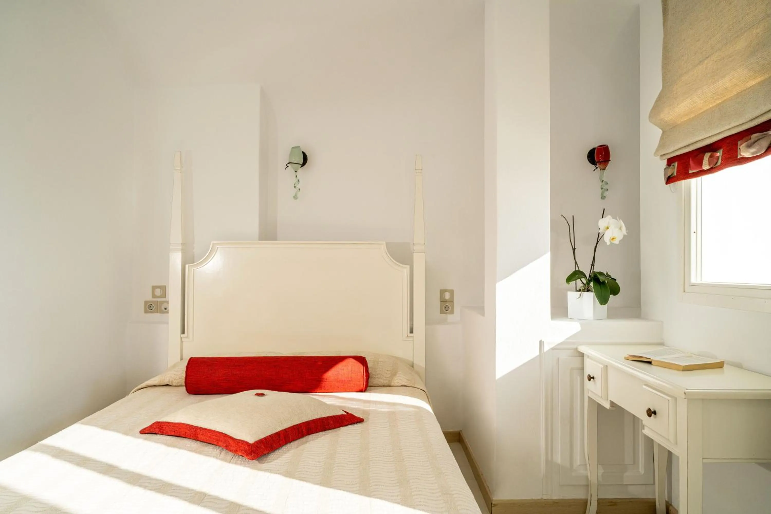 Bed in Delfini Villas