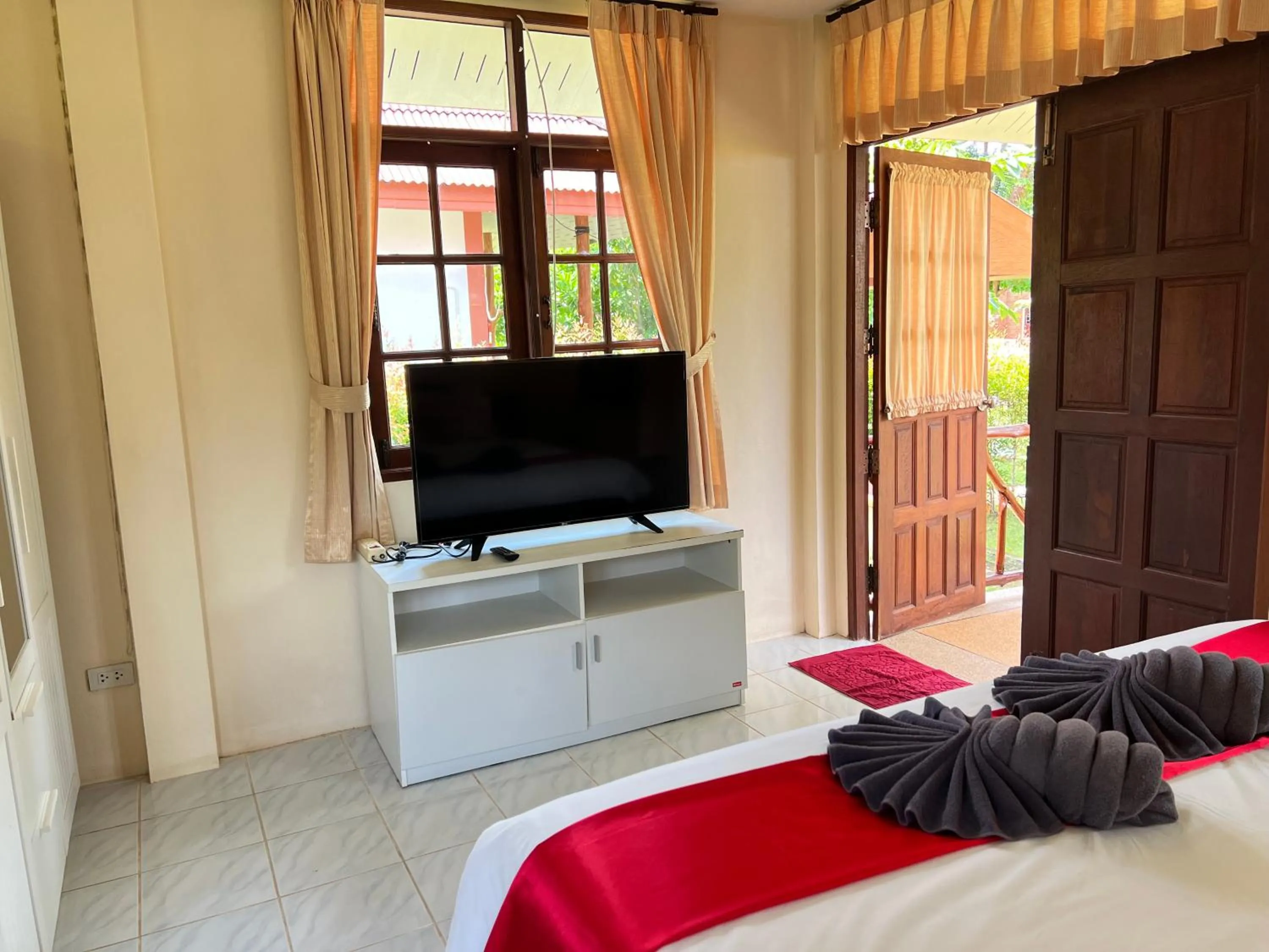 Bed in Krabi Discovery Resort