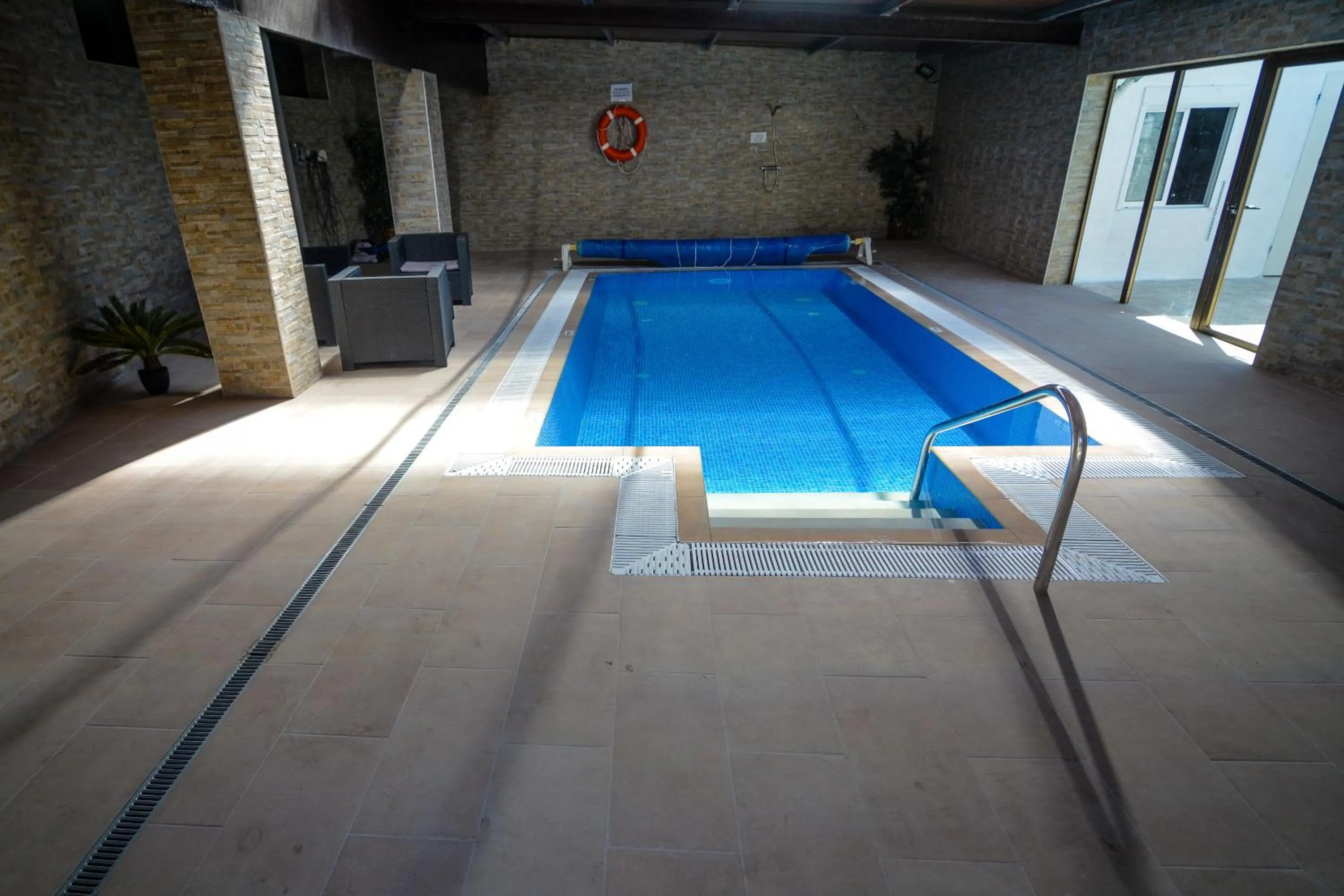 Swimming pool in Hotel Rural el Castillo