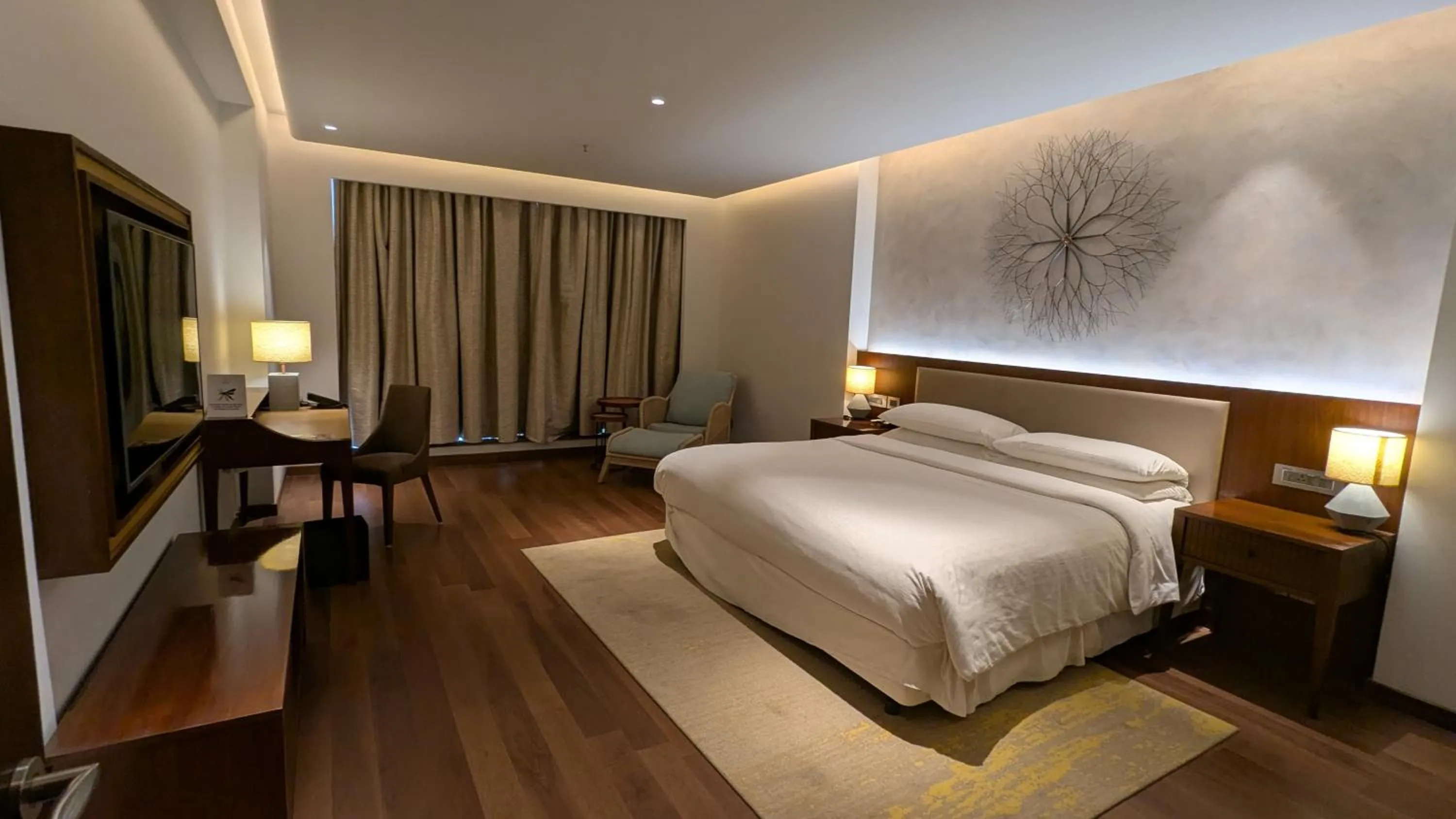Bedroom, Bed in Sheraton Grand Chennai Resort & Spa