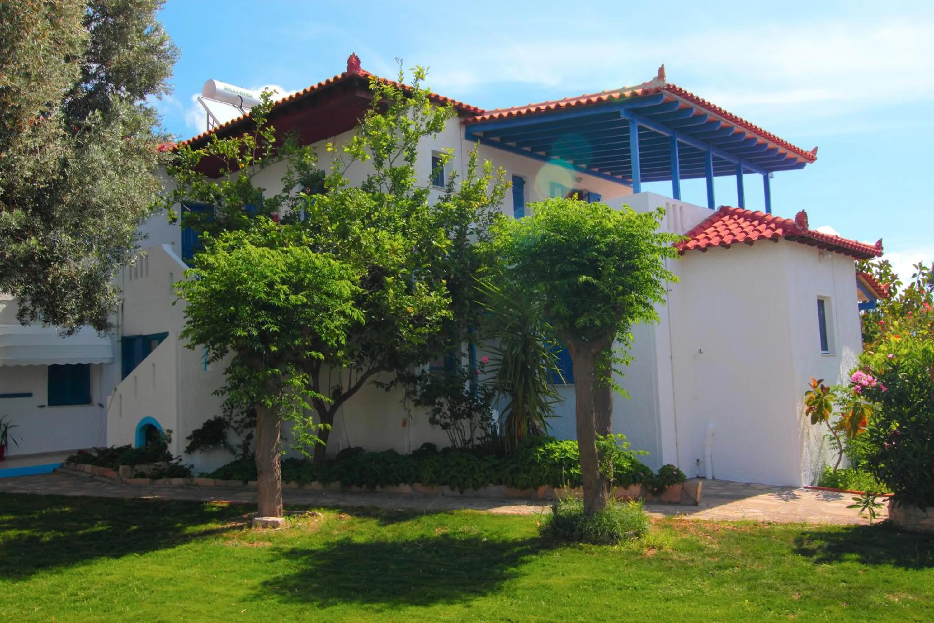 Garden in White Rock Apartments