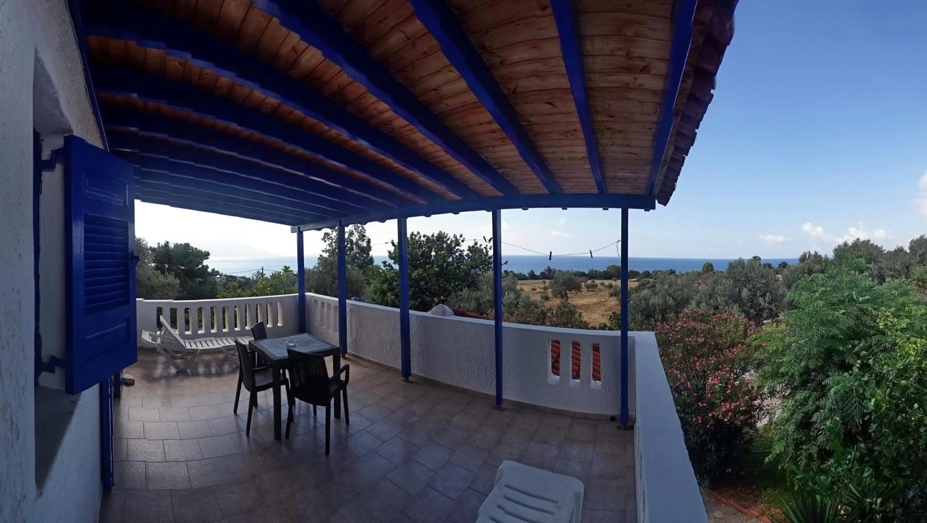 Balcony/Terrace in White Rock Apartments