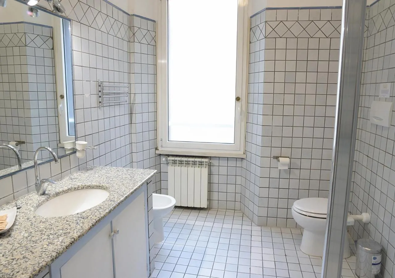 Bathroom in GH Colosseum