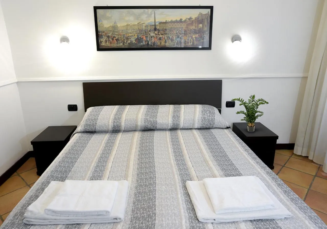 Bedroom, Bed in GH Colosseum