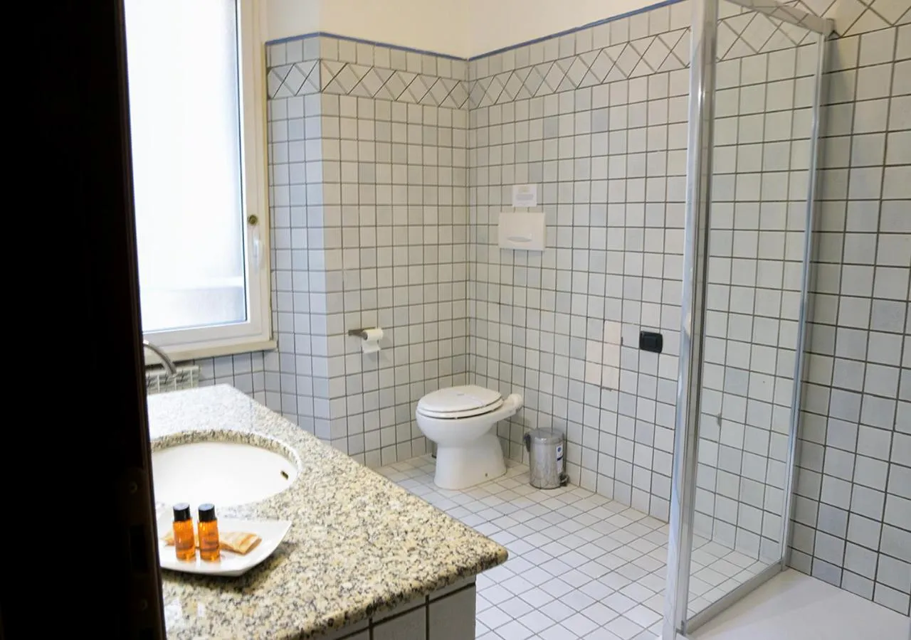 Bathroom in GH Colosseum