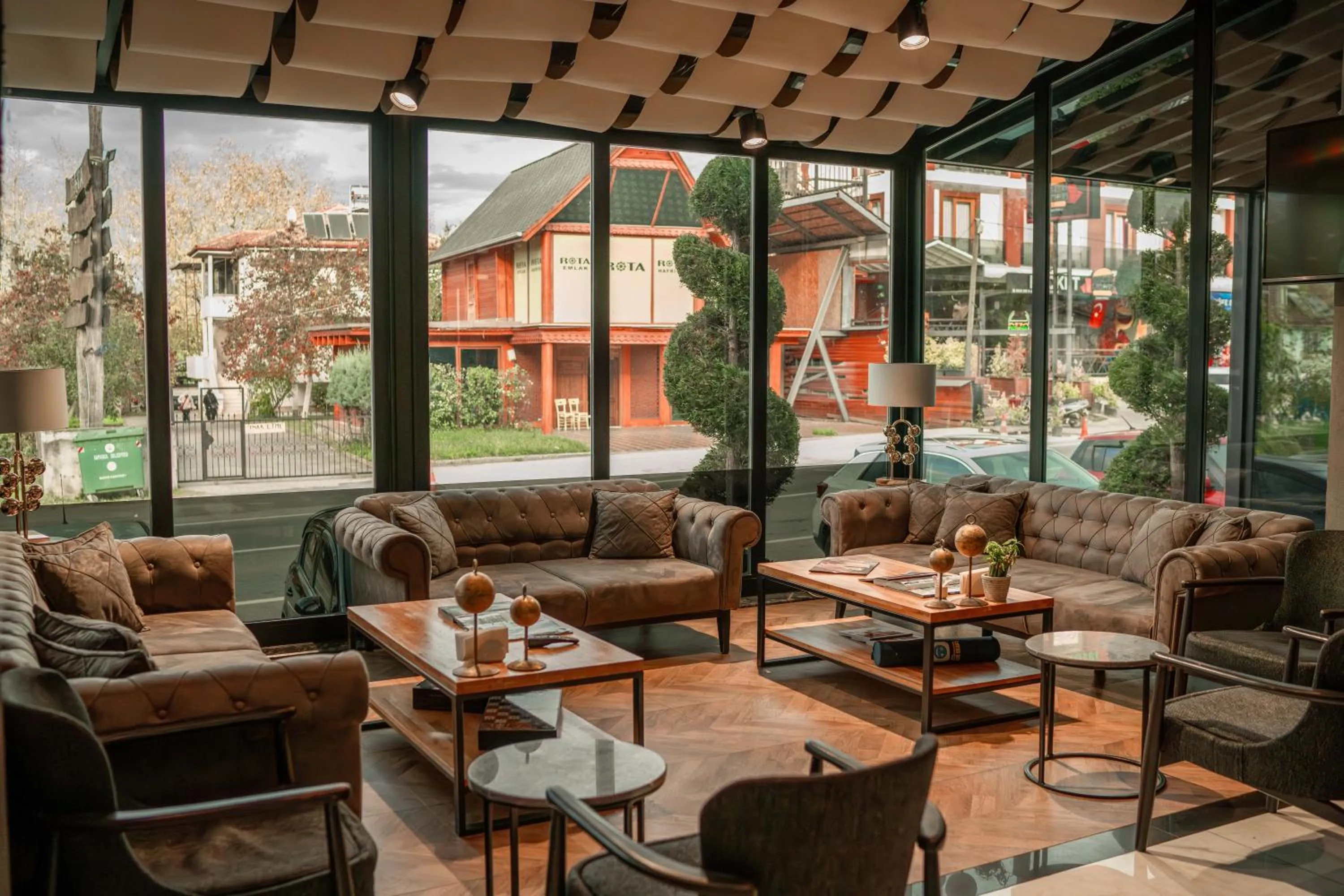 Seating area in Alfa Suites & SPA