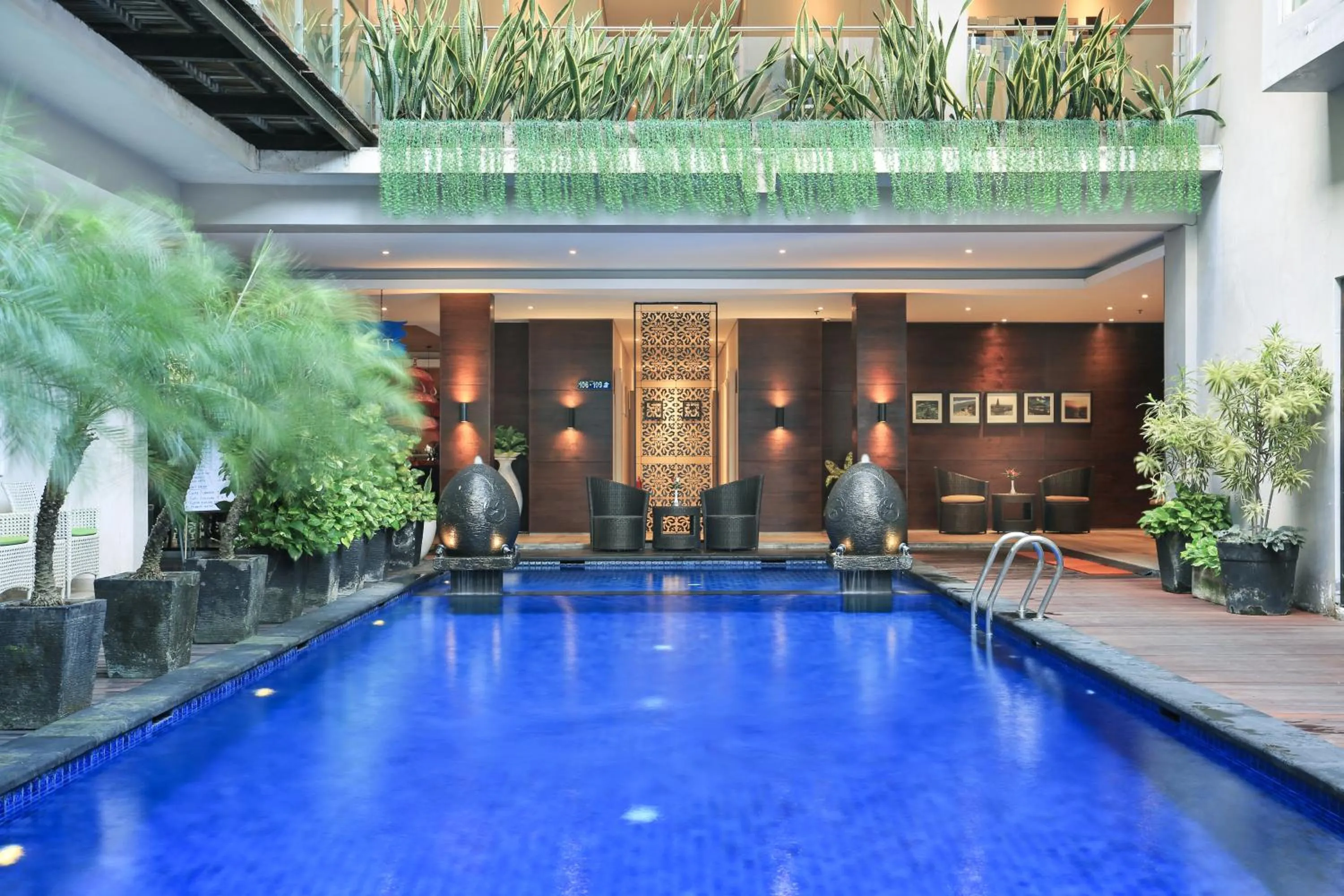 Swimming pool in Ohana Hotel Kuta