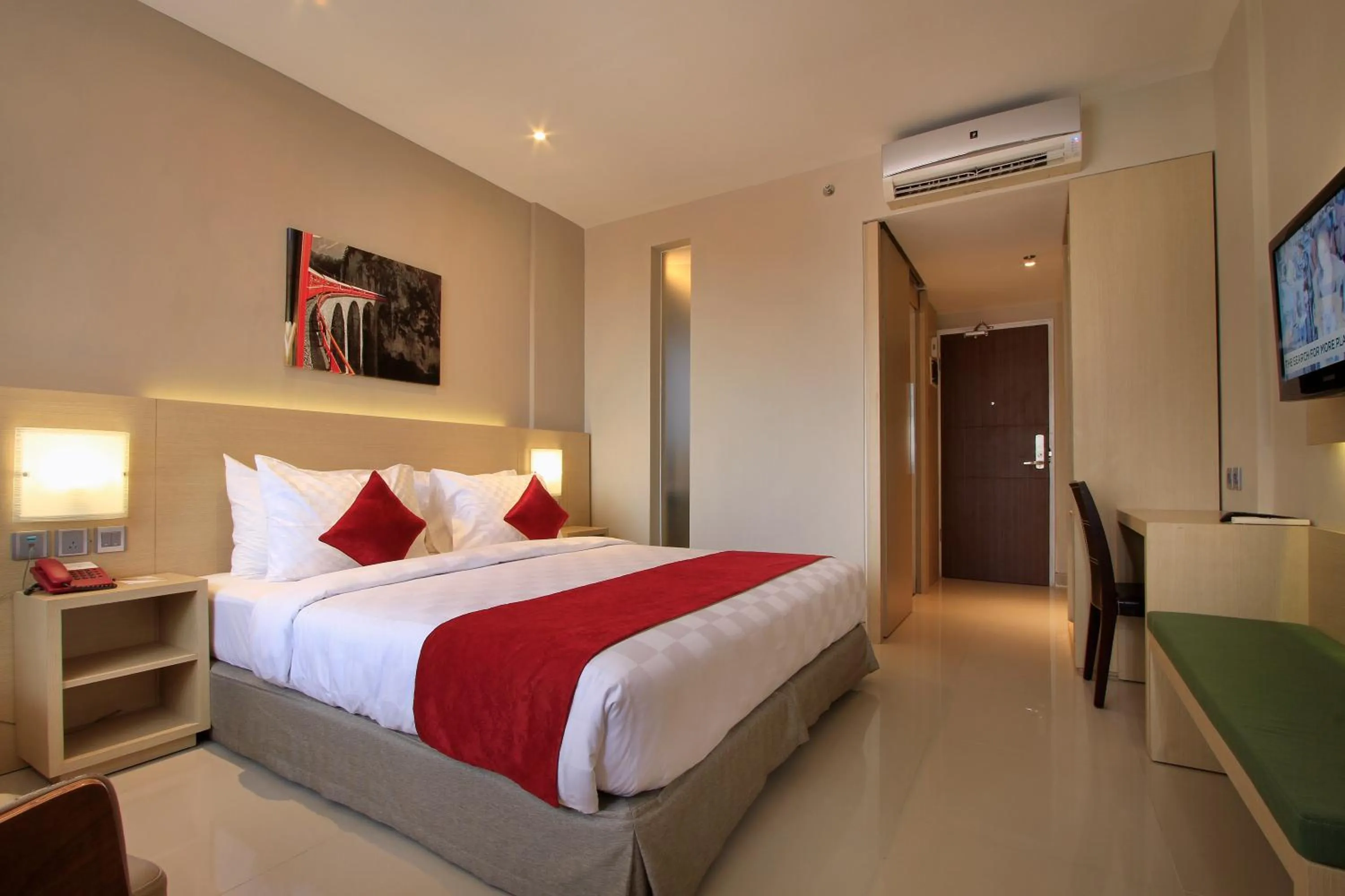 Balcony/Terrace, Bed in Ohana Hotel Kuta