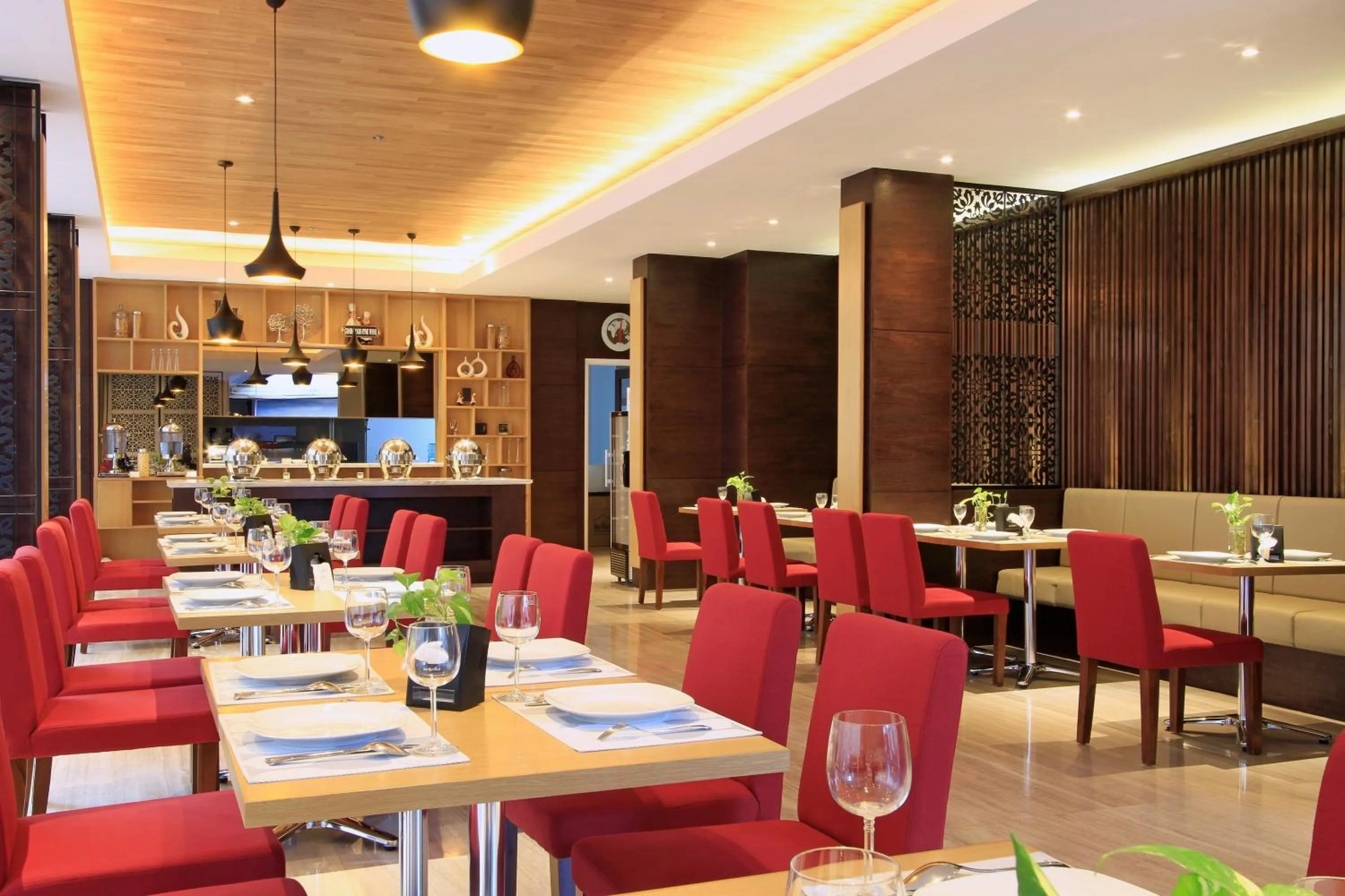 Restaurant/places to eat in Ohana Hotel Kuta