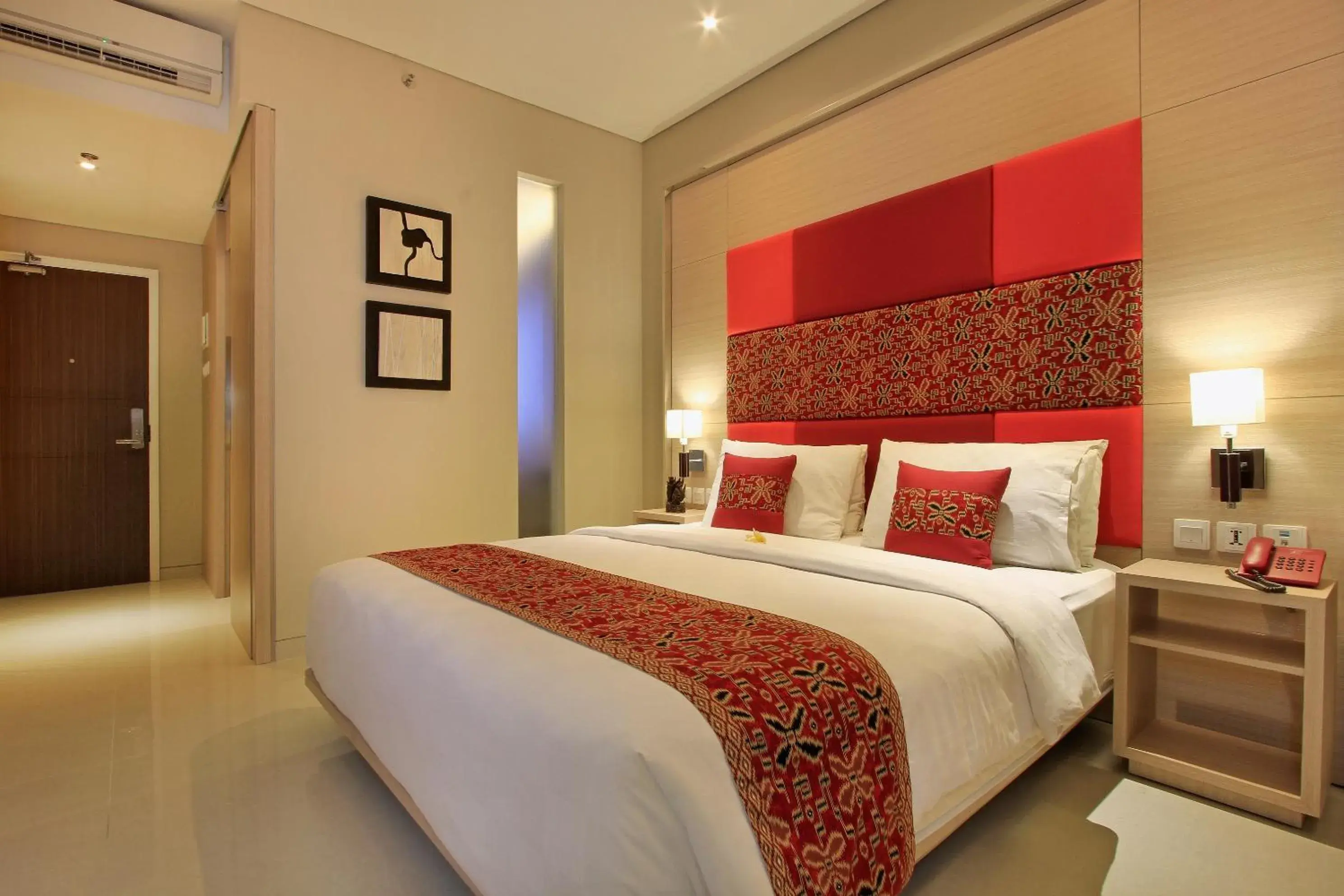 Superior Double or Twin Room in Ohana Hotel Kuta Superior Double or Twin Room in Ohana Hotel Kuta