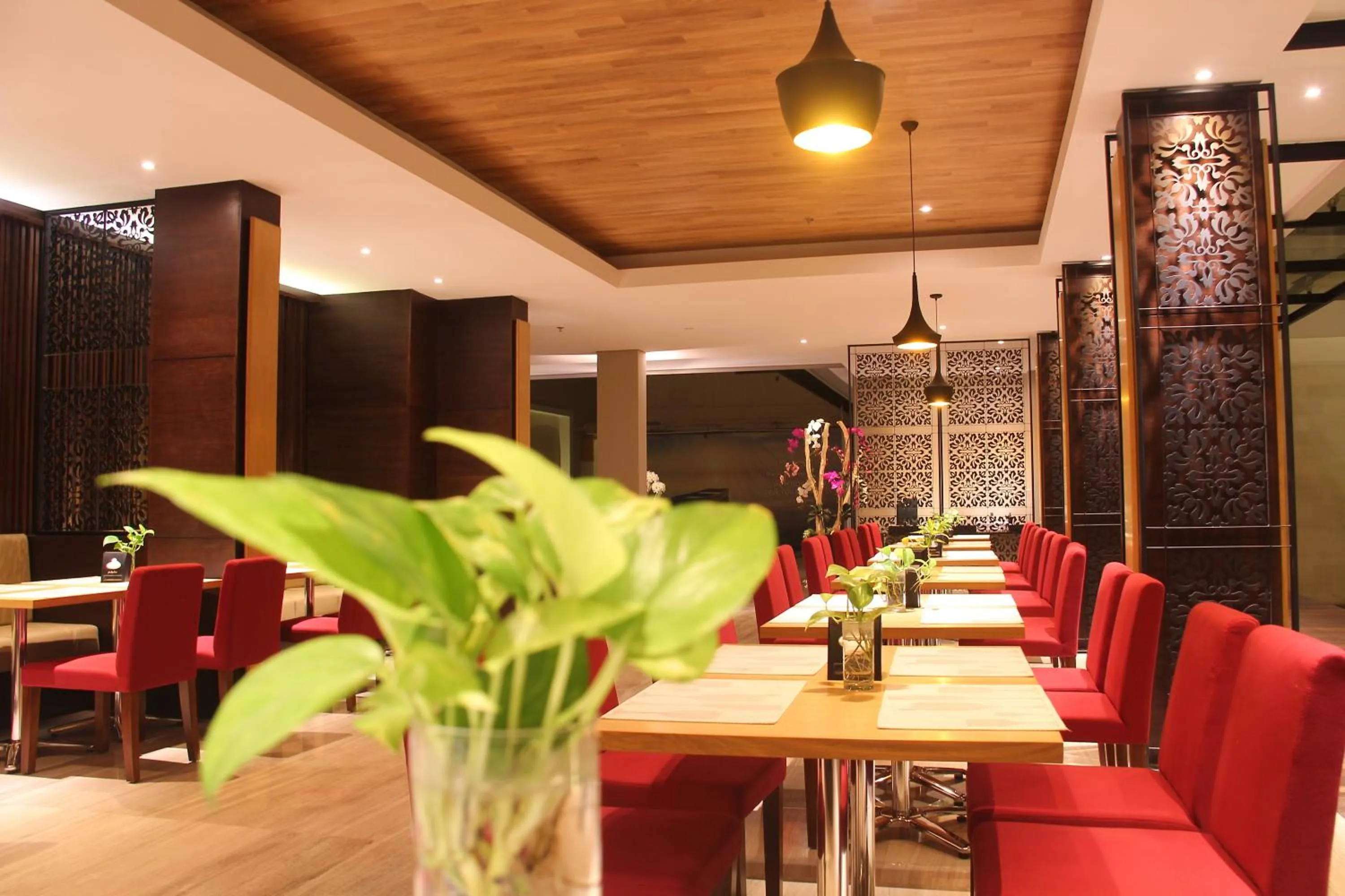 Restaurant/places to eat in Ohana Hotel Kuta