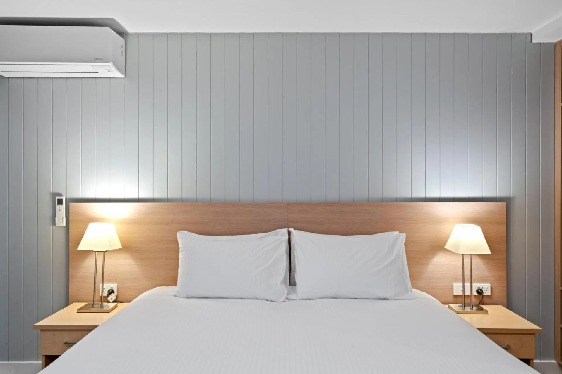 Bed in Silkari Mirage at Newport