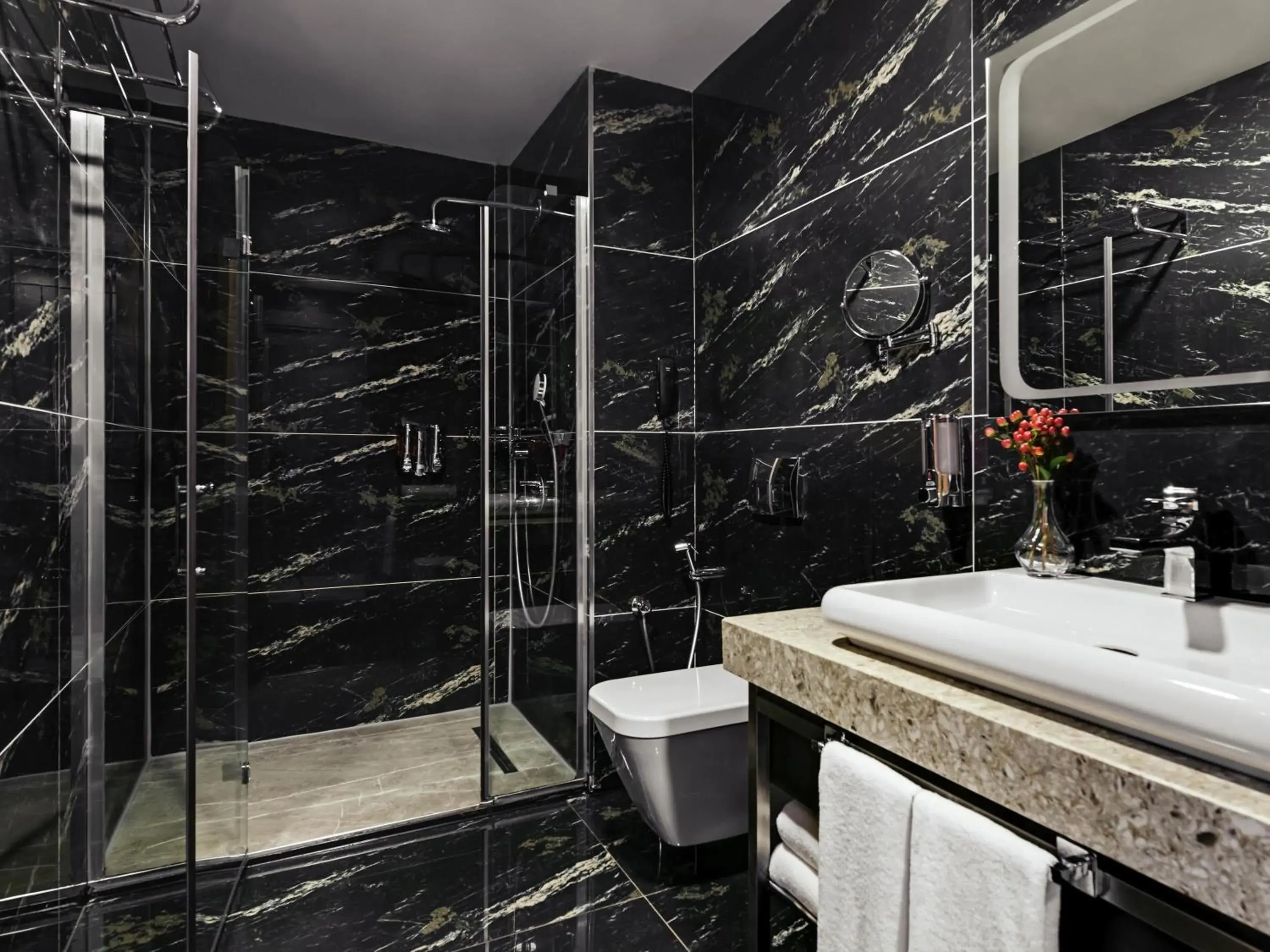 Deluxe City Room with One Double Bed in Mövenpick Hotel Trabzon Deluxe City Room with One Double Bed in Mövenpick Hotel Trabzon