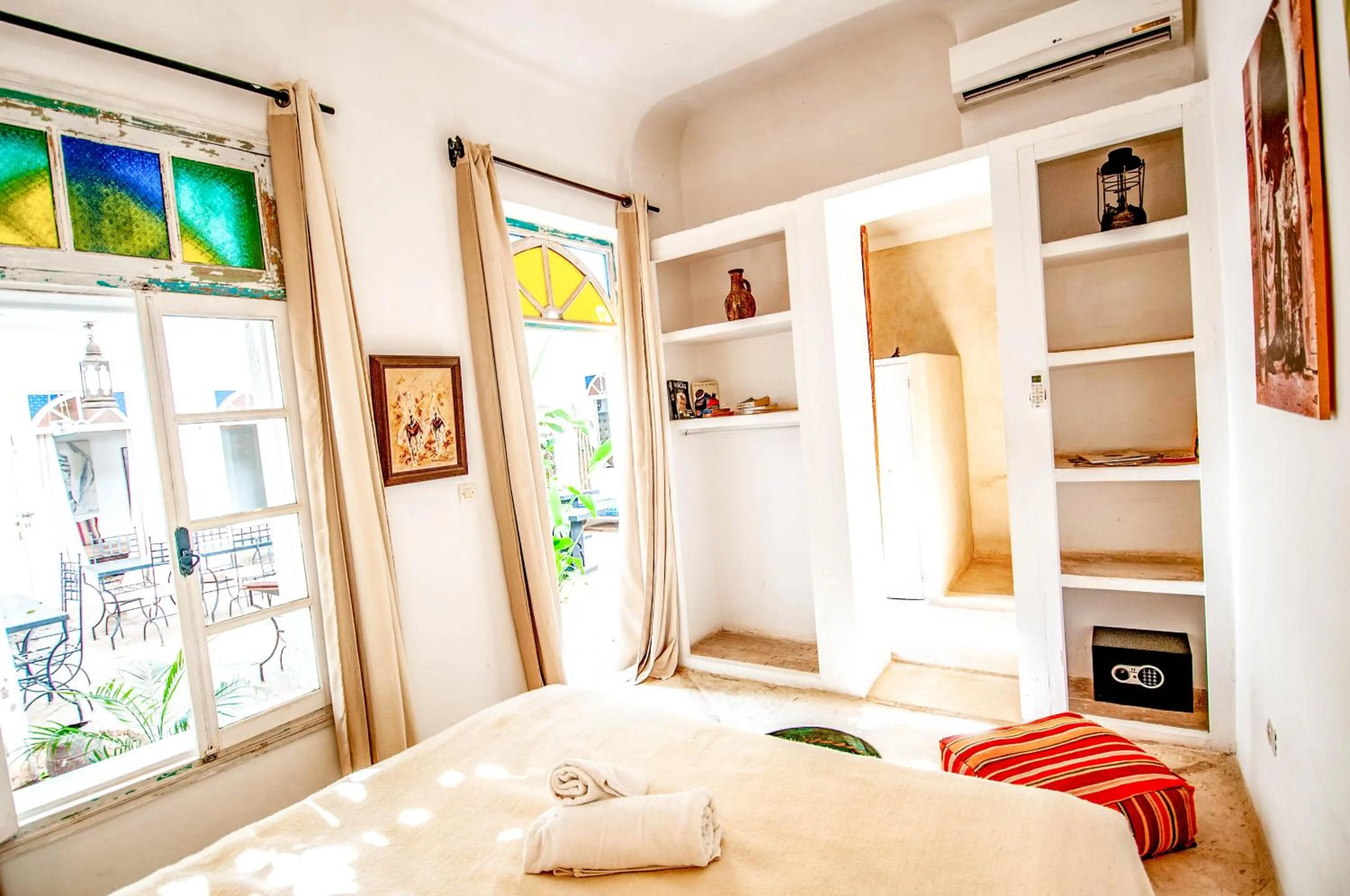 Bed in Riad Villa Almeria Hotel & Spa