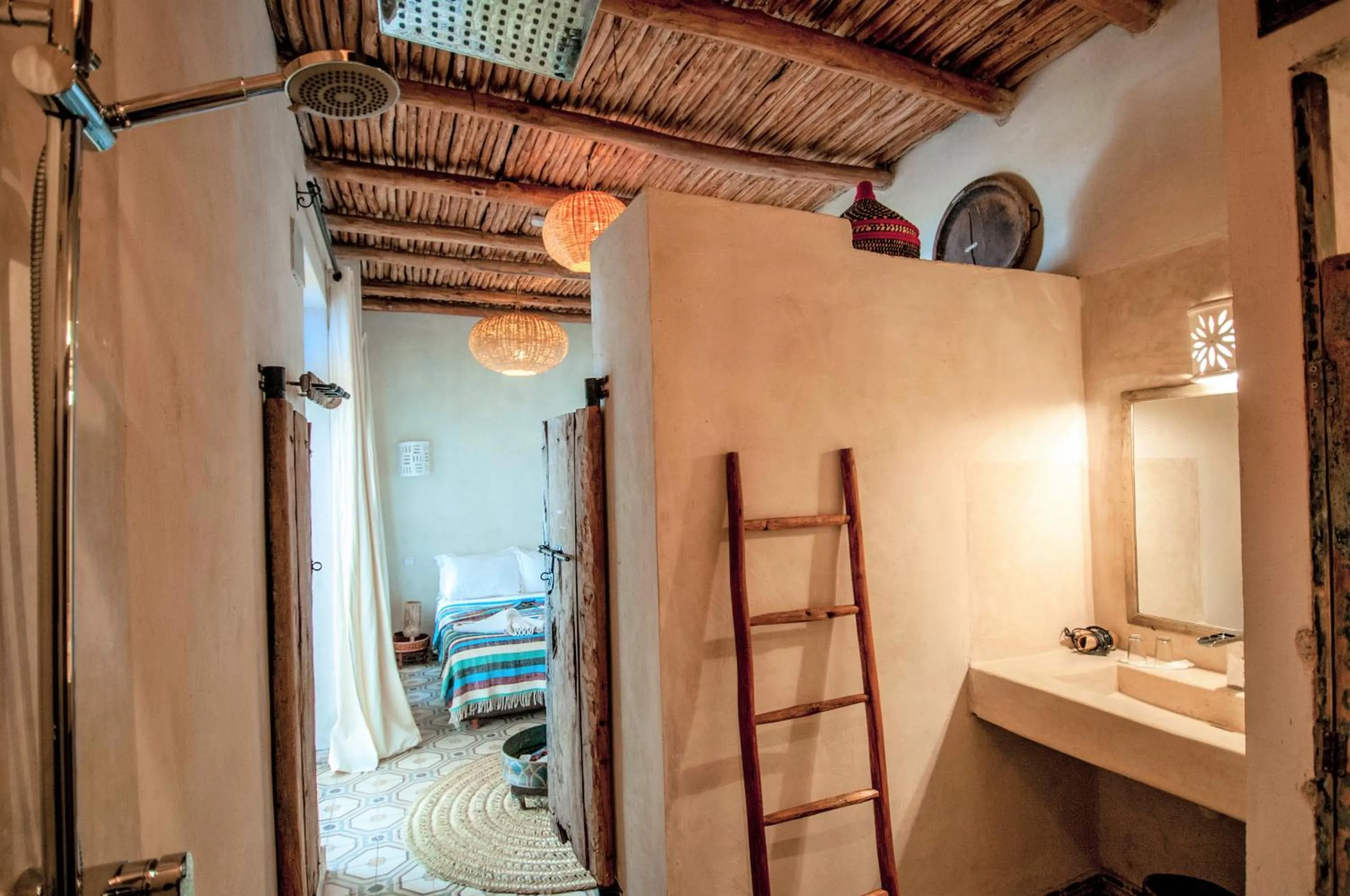 Bathroom, Bed in Riad Villa Almeria Hotel & Spa