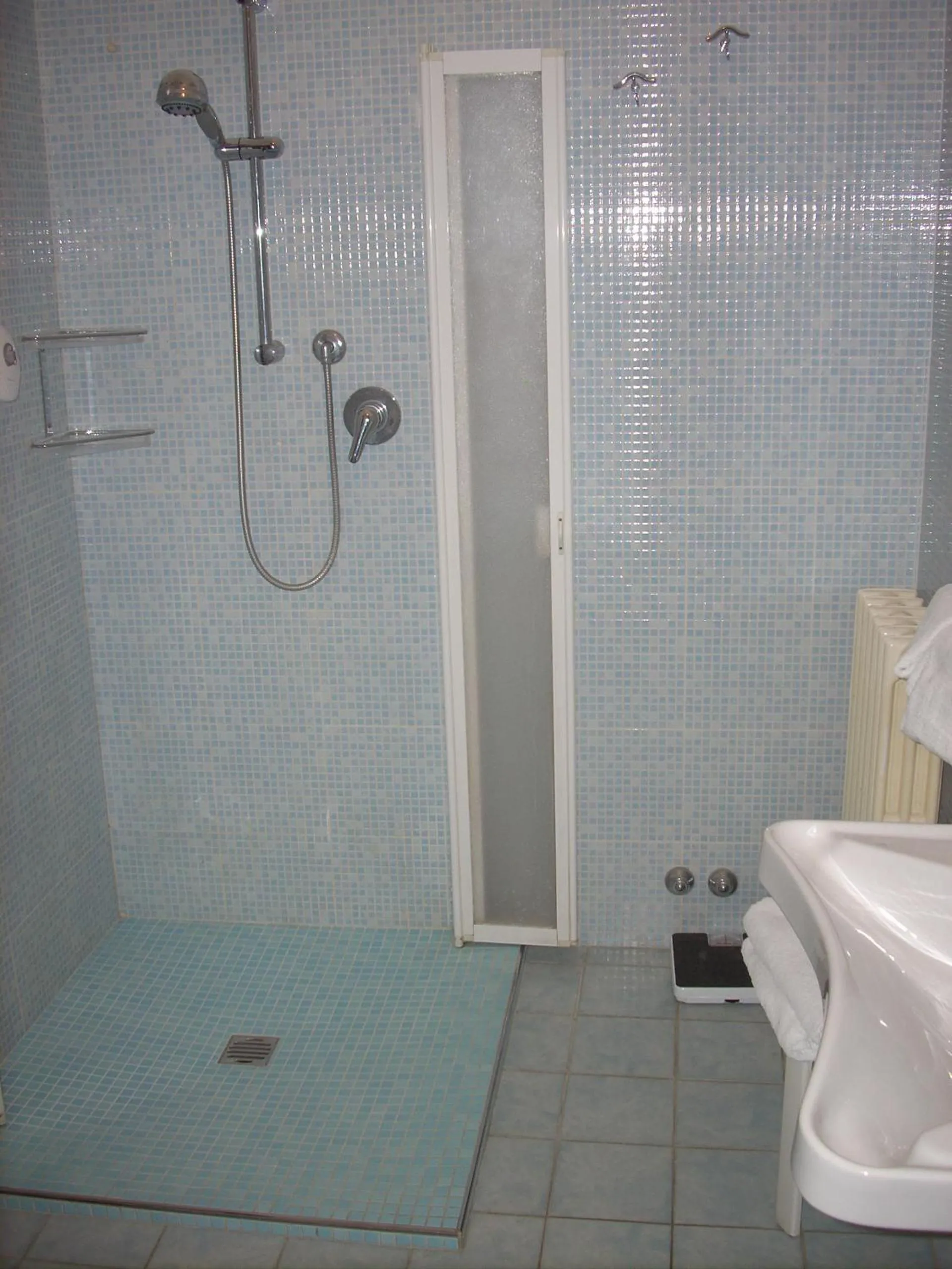 Shower in Hotel I Cugini