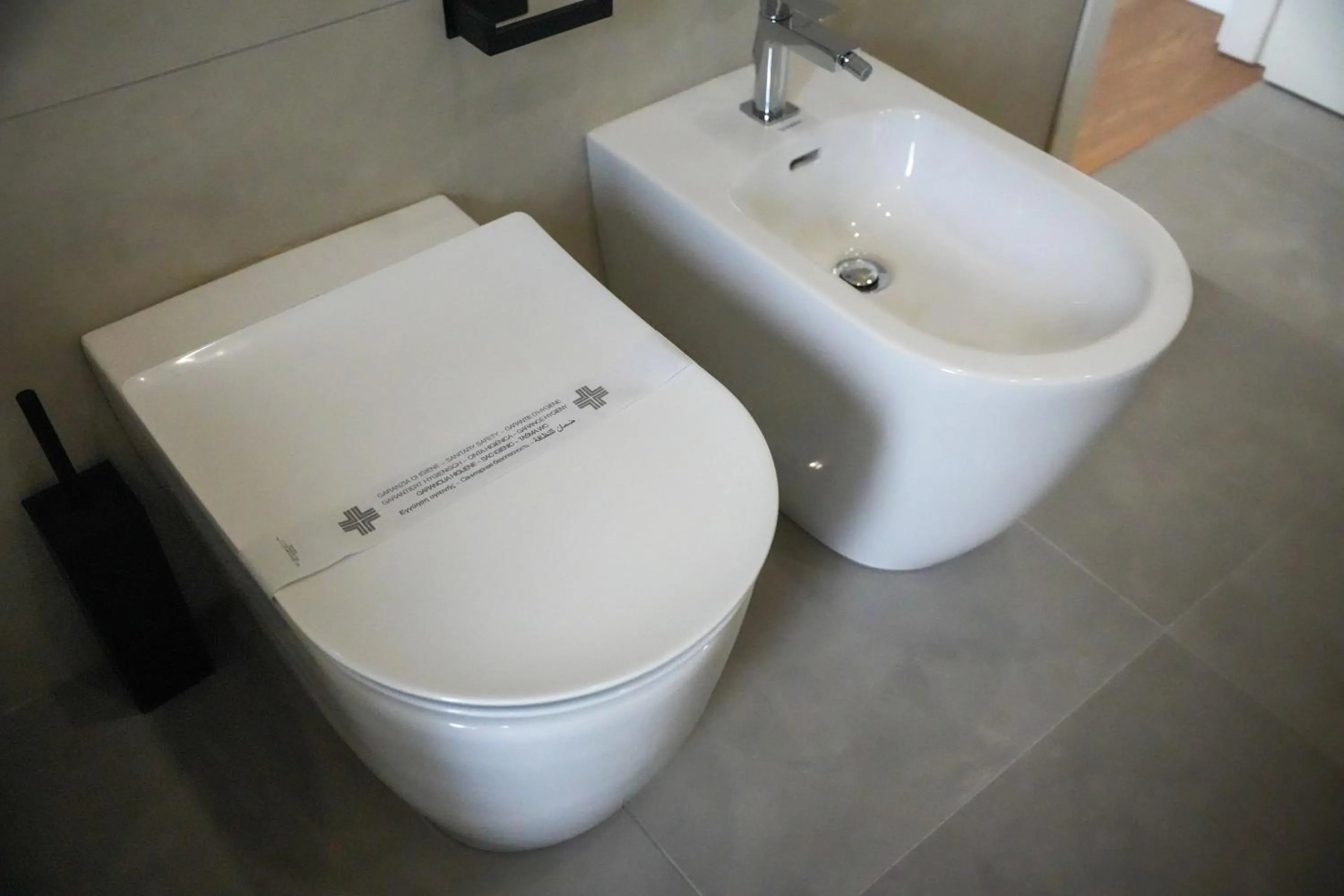 Bathroom in Plana Hotel