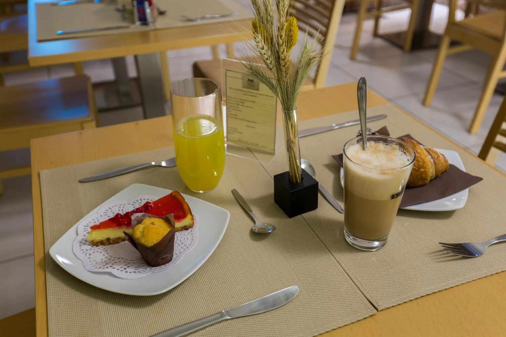 Breakfast in Plana Hotel