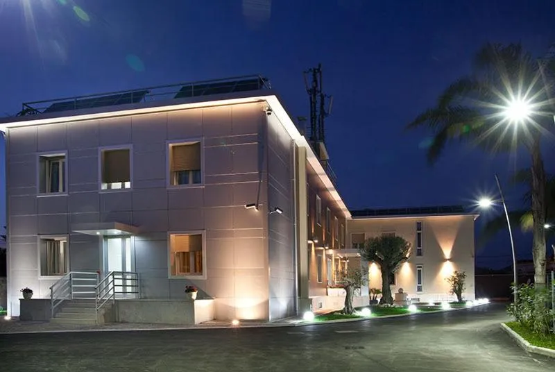 Facade/entrance in Plana Hotel