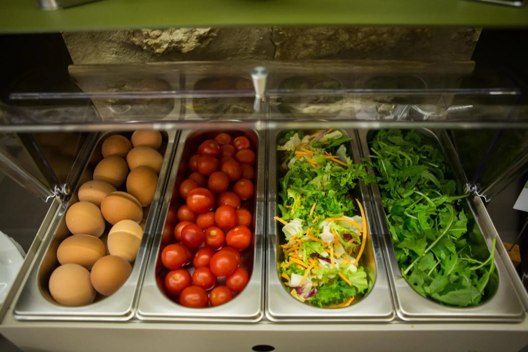 Food and drinks in Plana Hotel