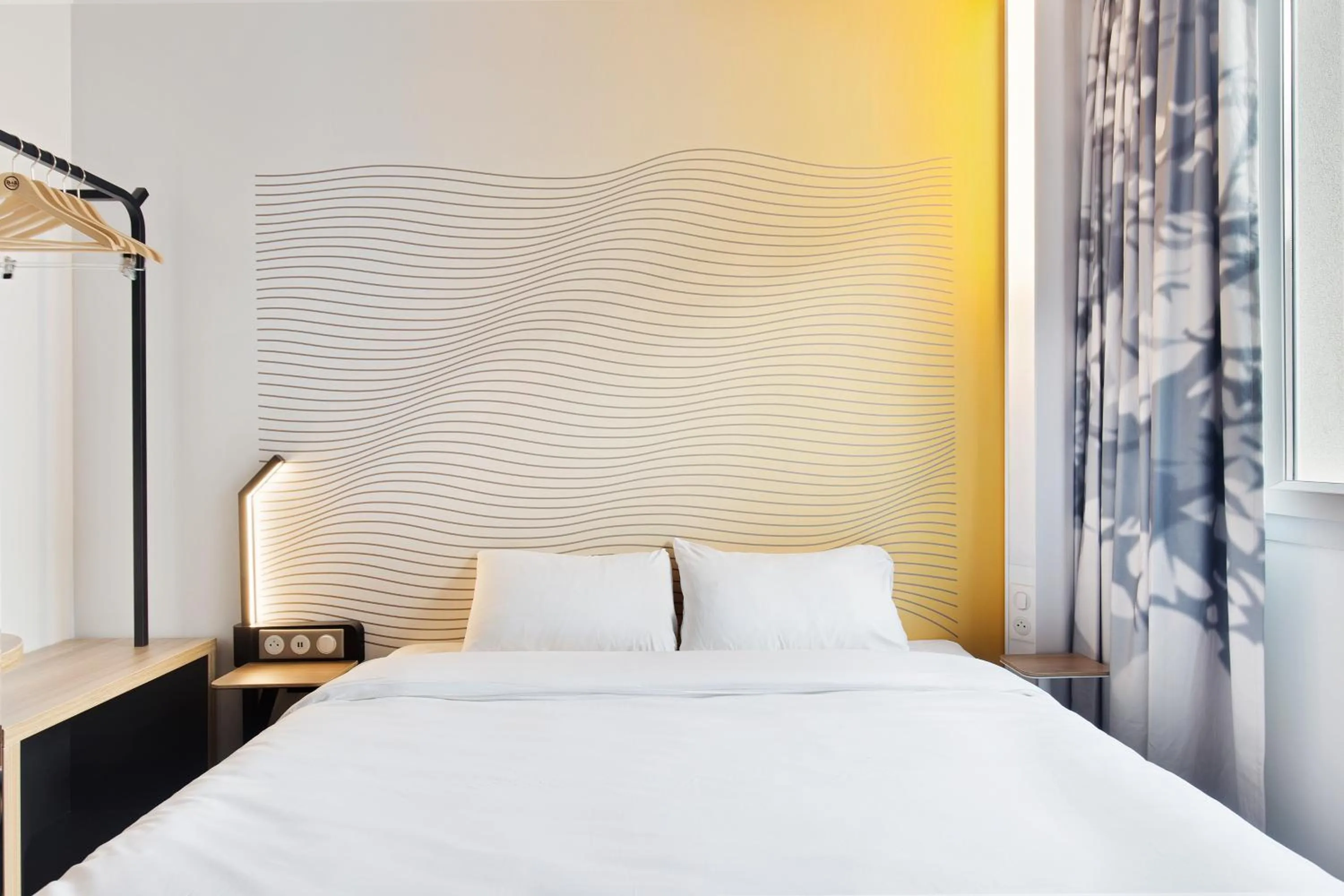 Photo of the whole room, Bed in B&B HOTEL Bordeaux Centre Gare Saint-Jean