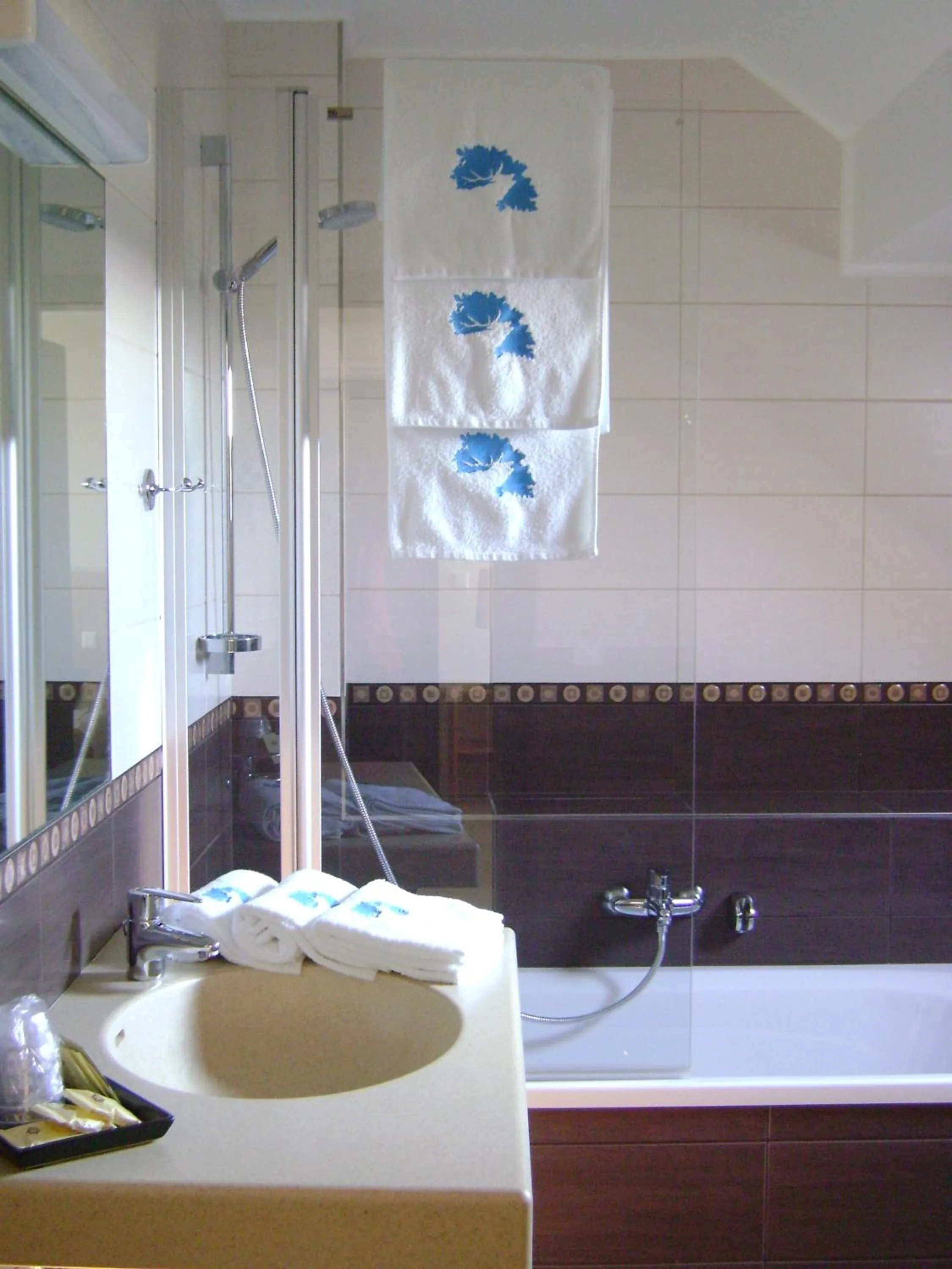 Bathroom in Hotel Pax