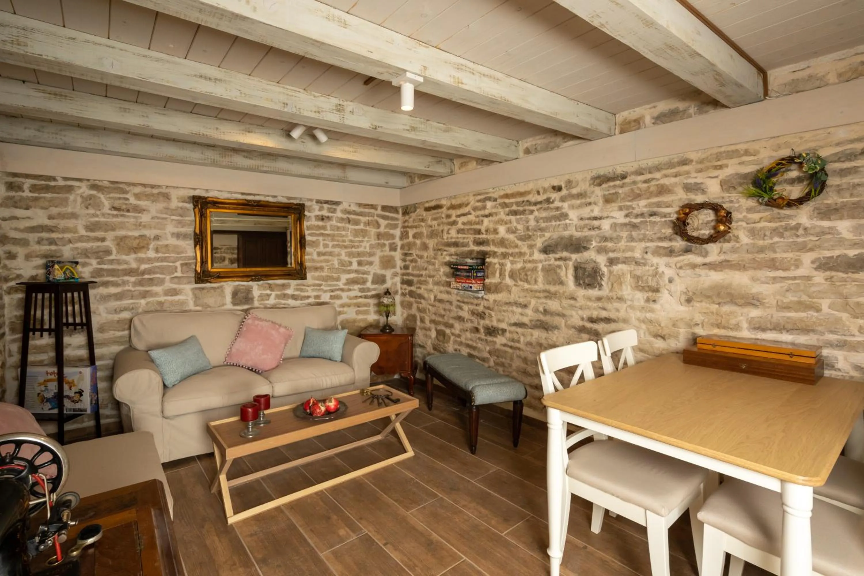 Lounge or bar in Gioraldi Art Hotel