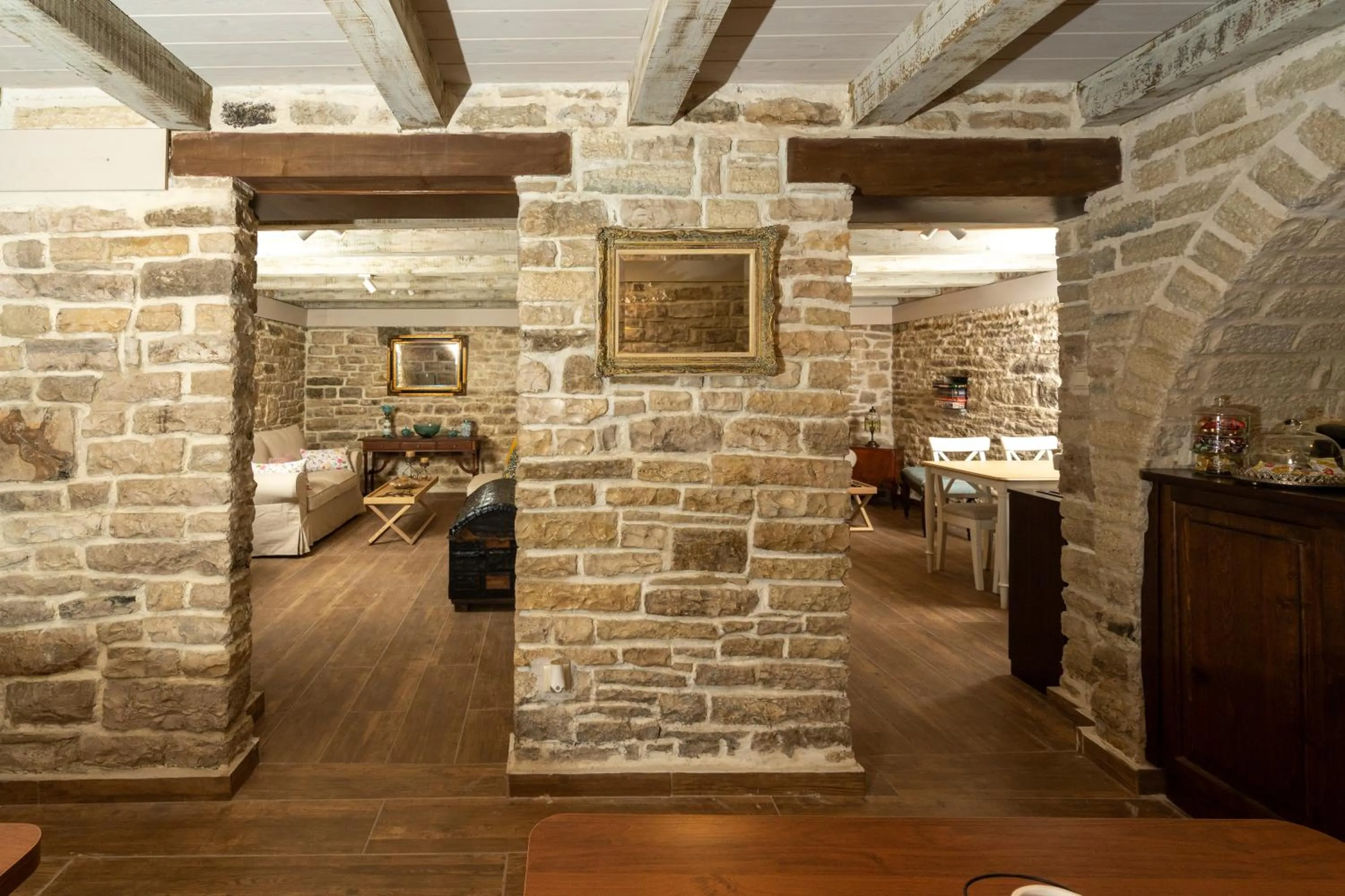 Lounge or bar in Gioraldi Art Hotel