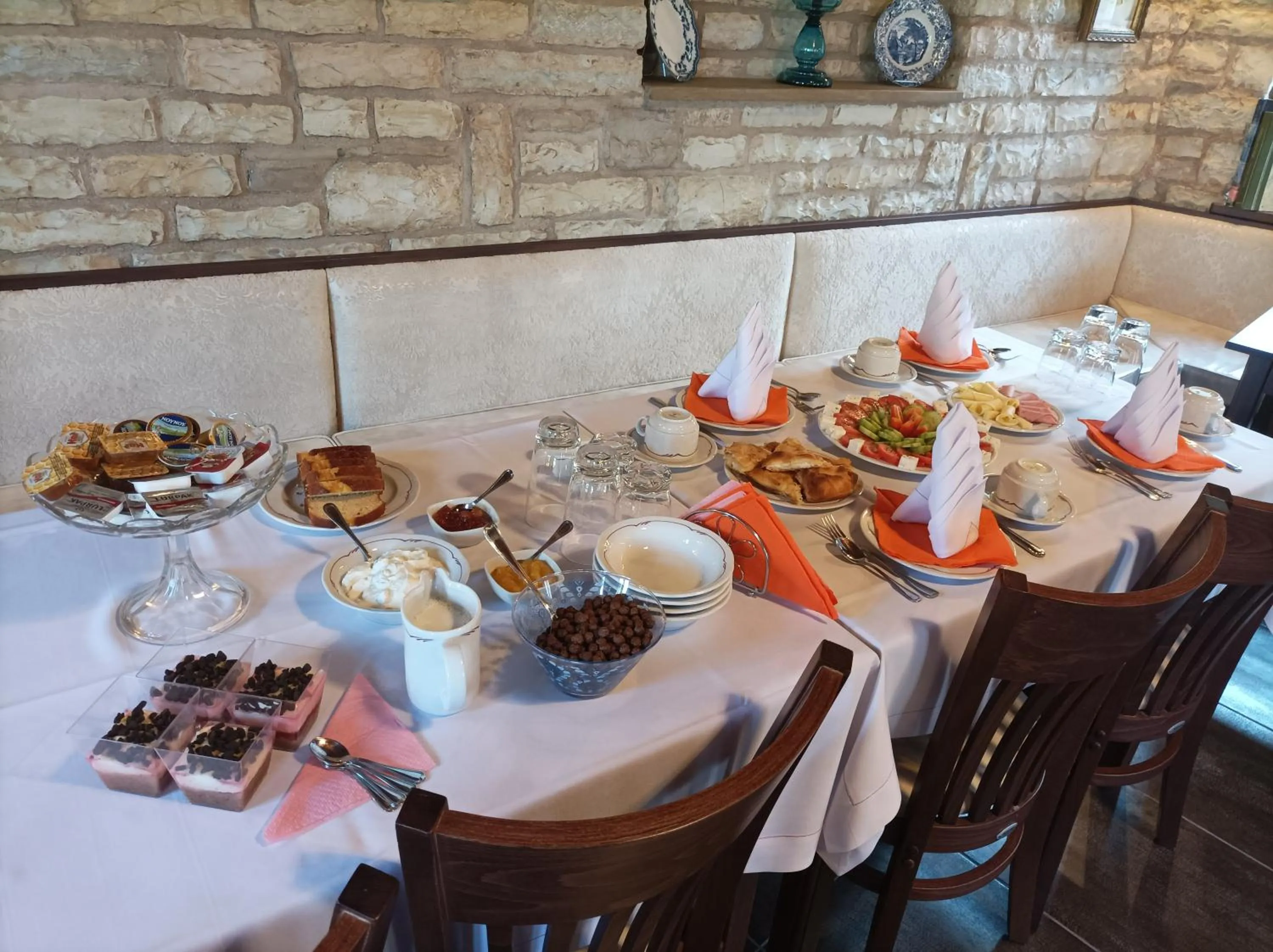 Breakfast in Gioraldi Art Hotel