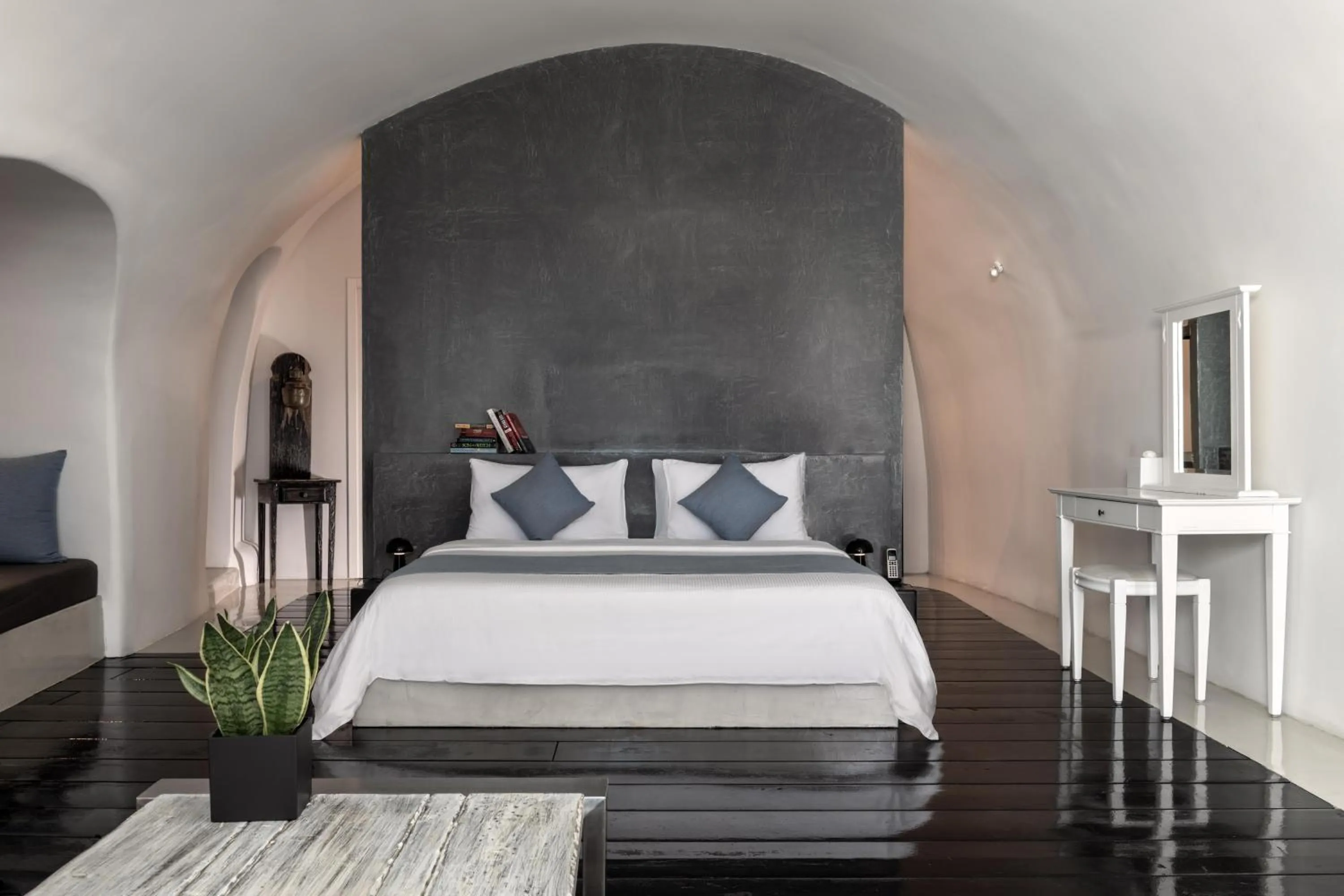 Photo of the whole room in Alta Mare by Andronis