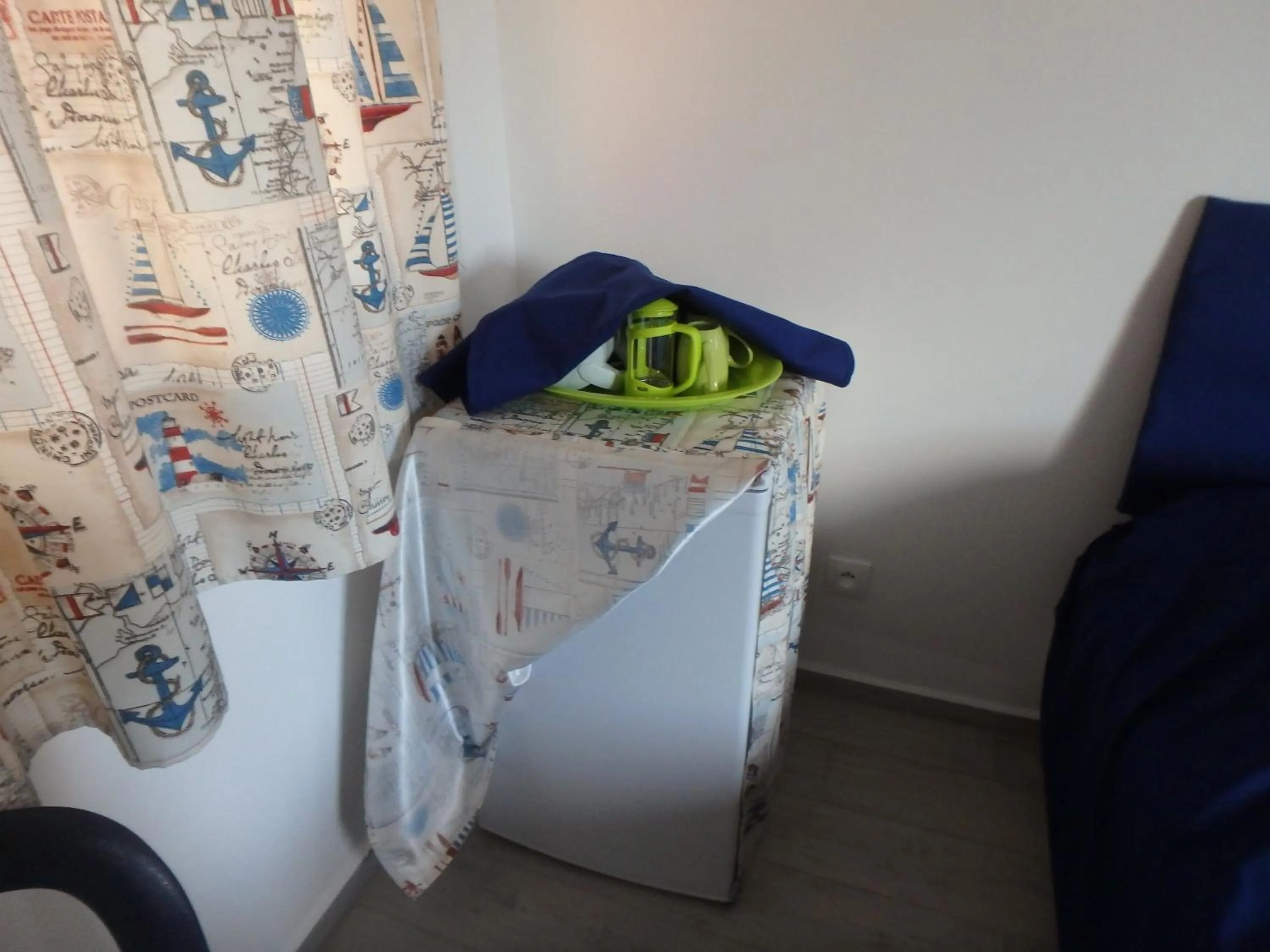 Coffee/tea facilities in La Marine