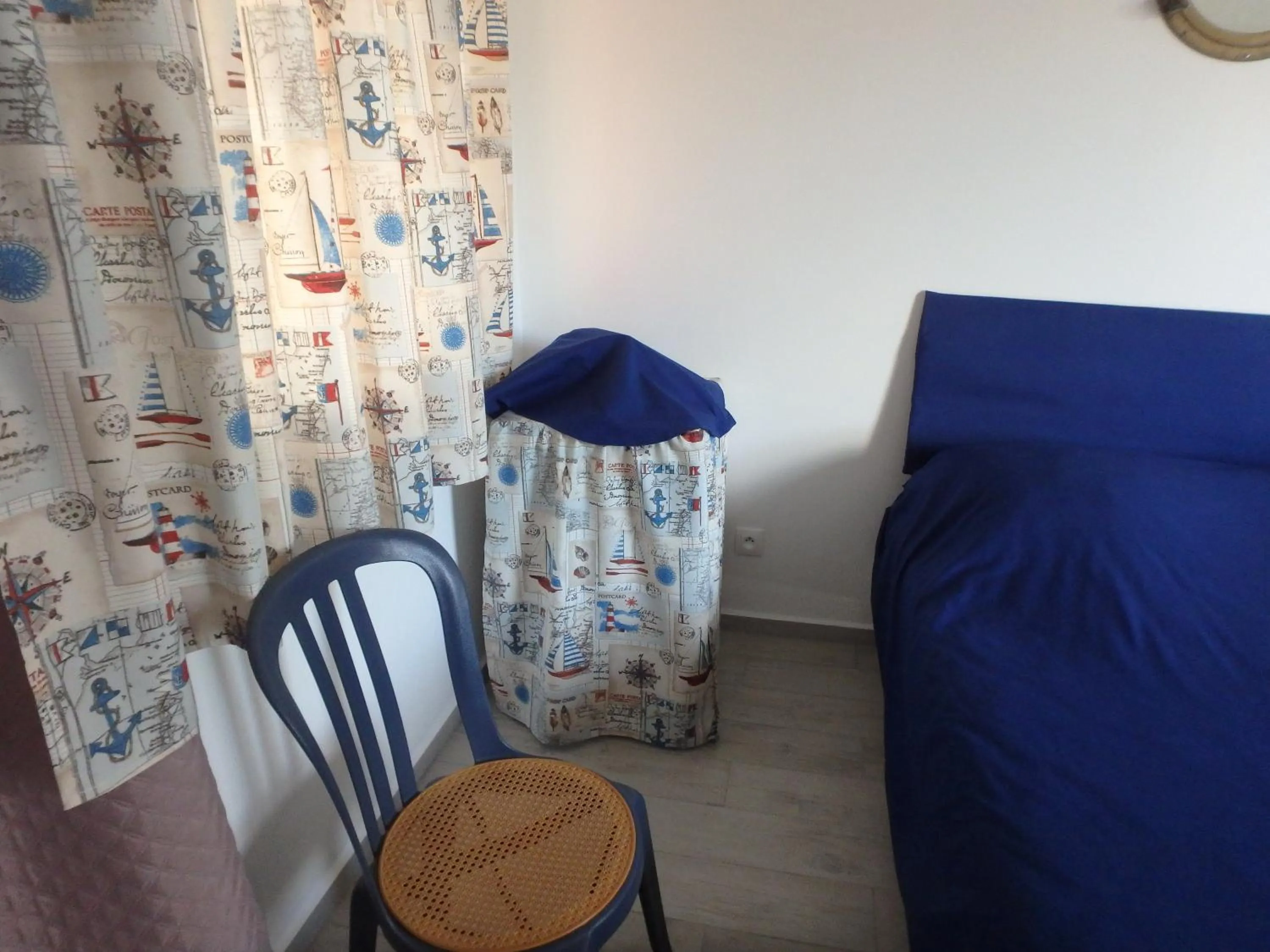 Coffee/tea facilities in La Marine