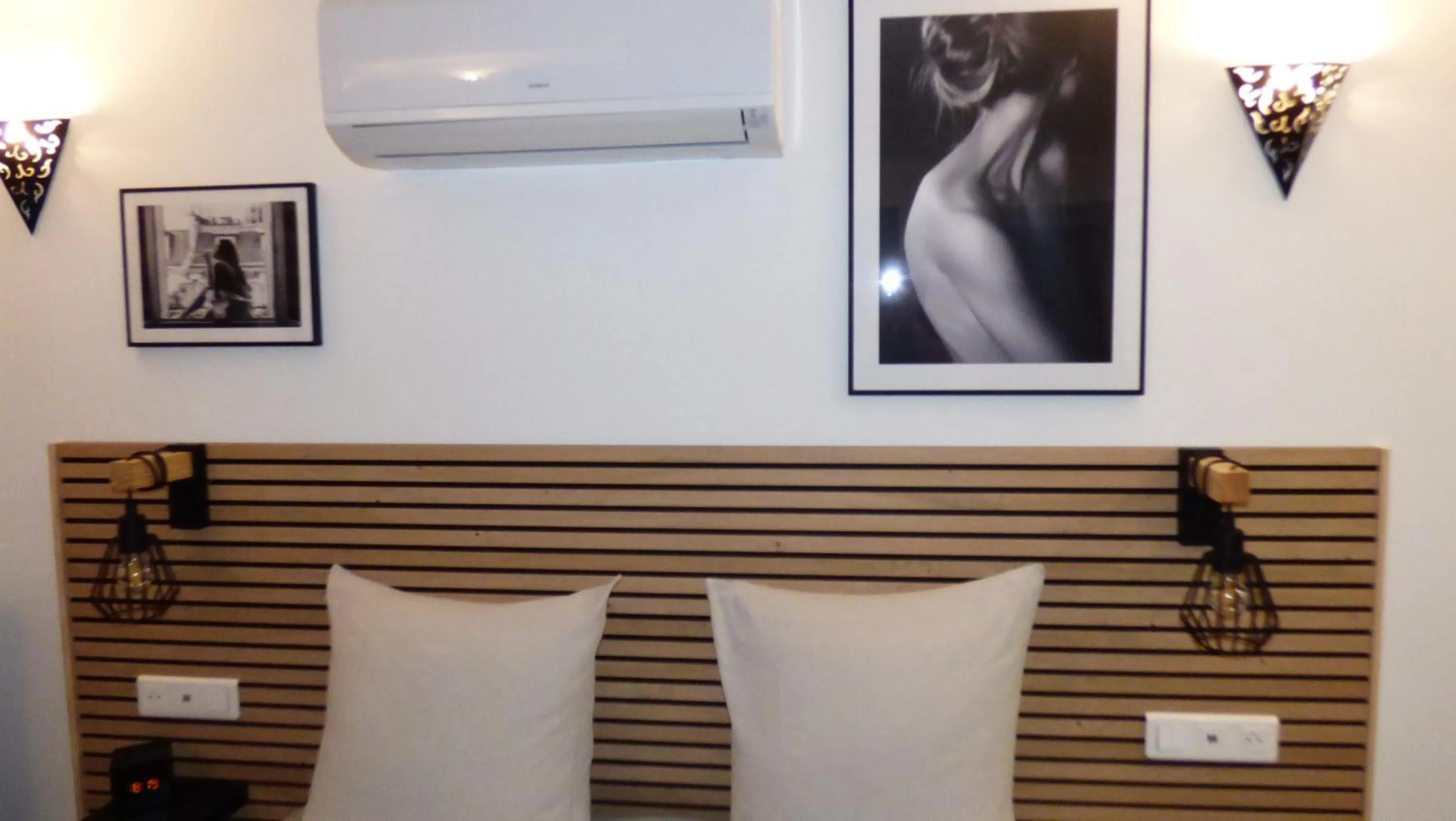 Decorative detail in La Colline aux Yeux Doubs